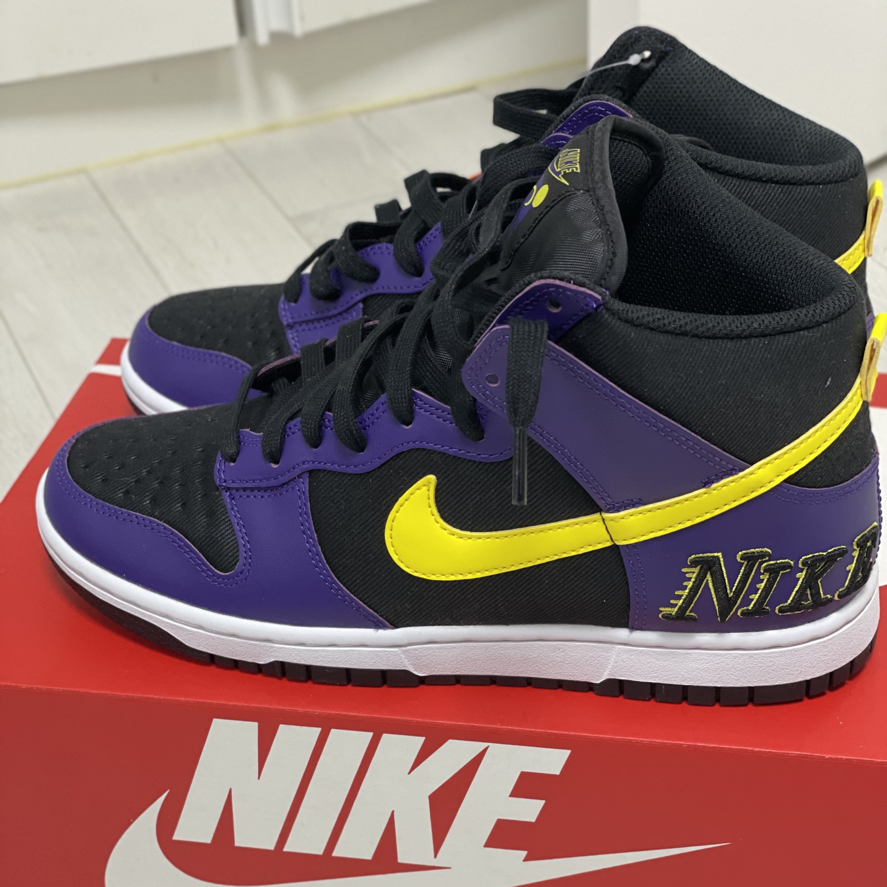 Nike Dunk High PRM EMB Court Purple 착용 스타일 - 2