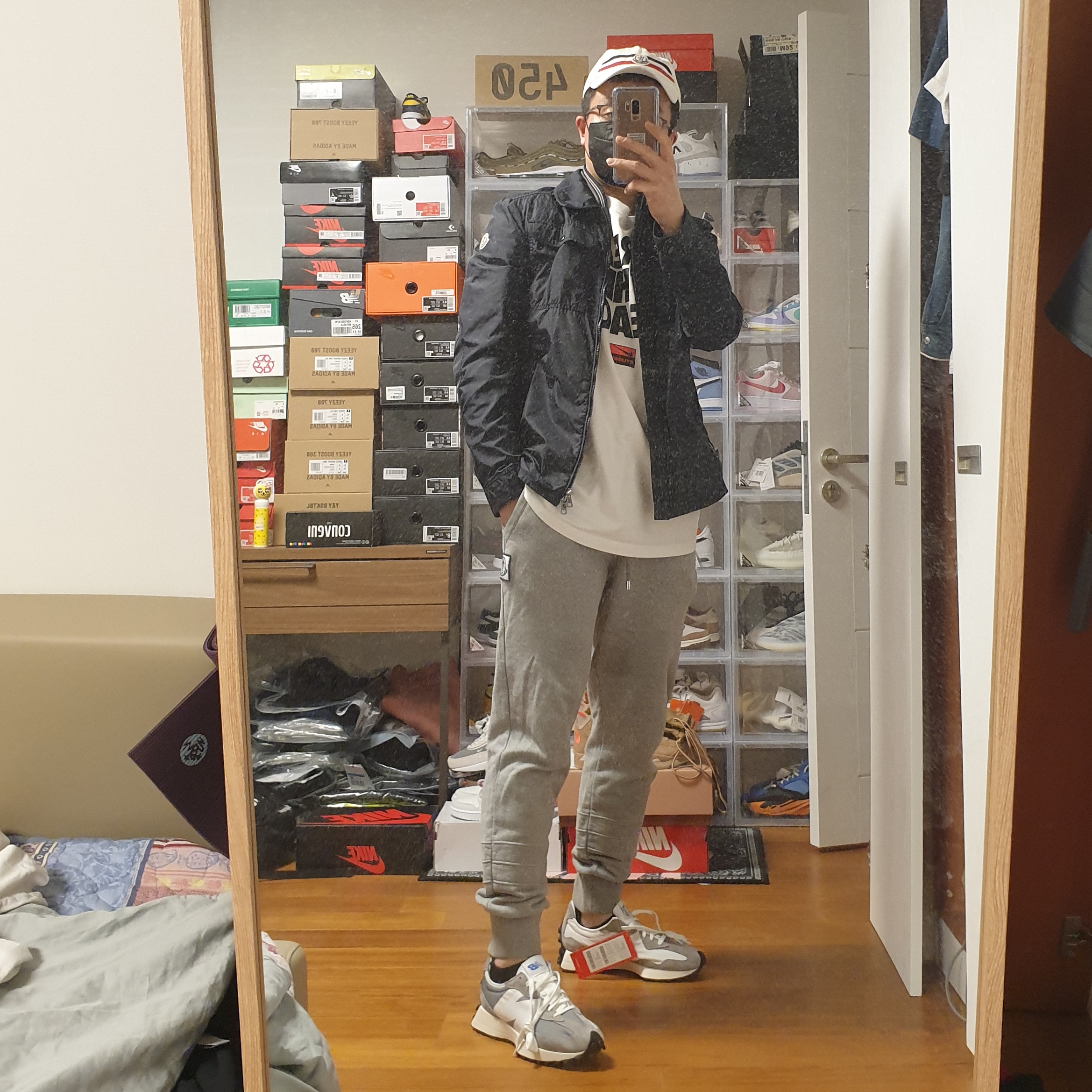 New Balance 327 Grey, Nike x Stussy Increase The Peace T-Shirt - Asia 착용 스타일 - 1