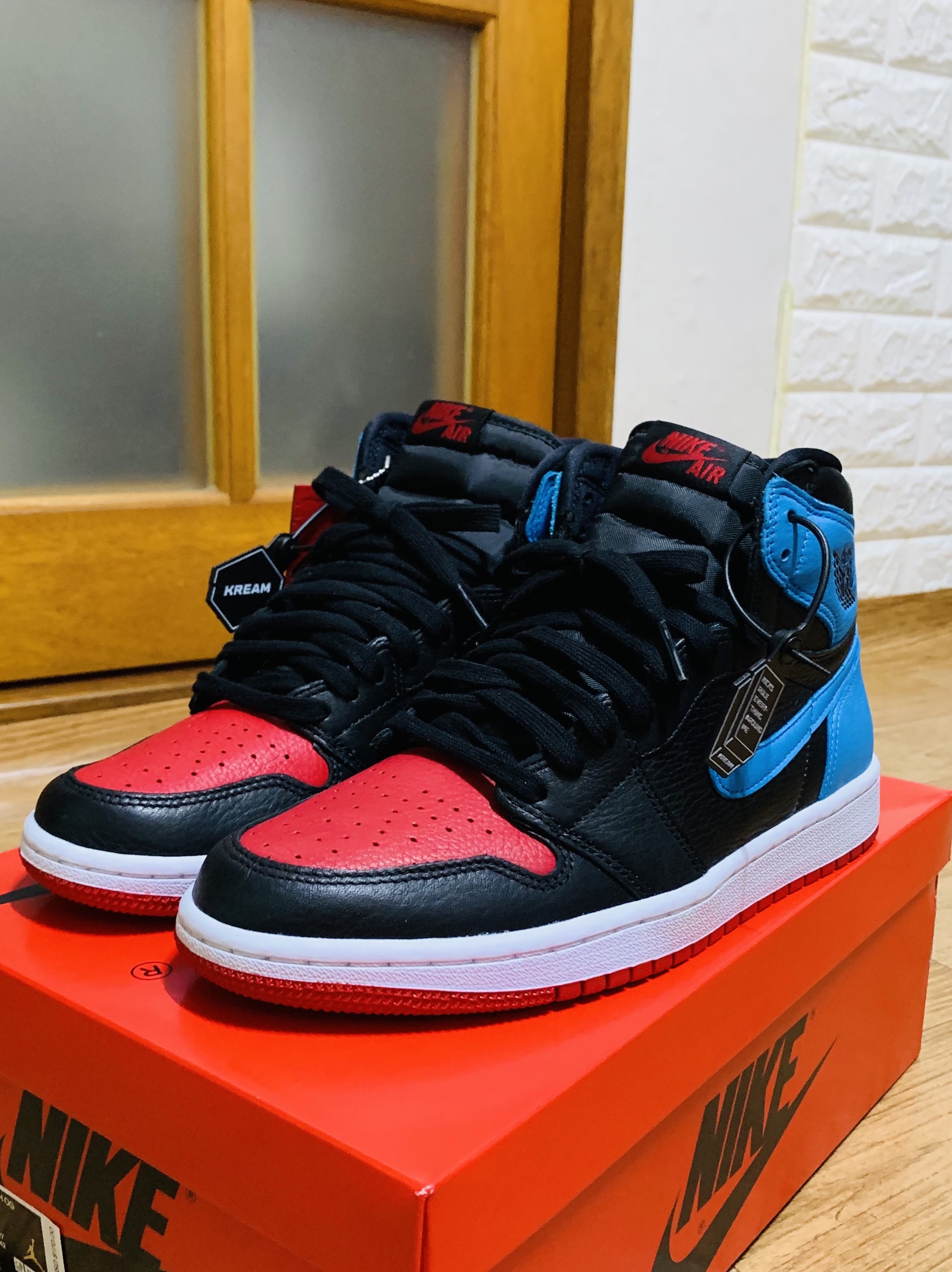 (W) Jordan 1 Retro High OG UNC To Chicago 착용 스타일 - 1