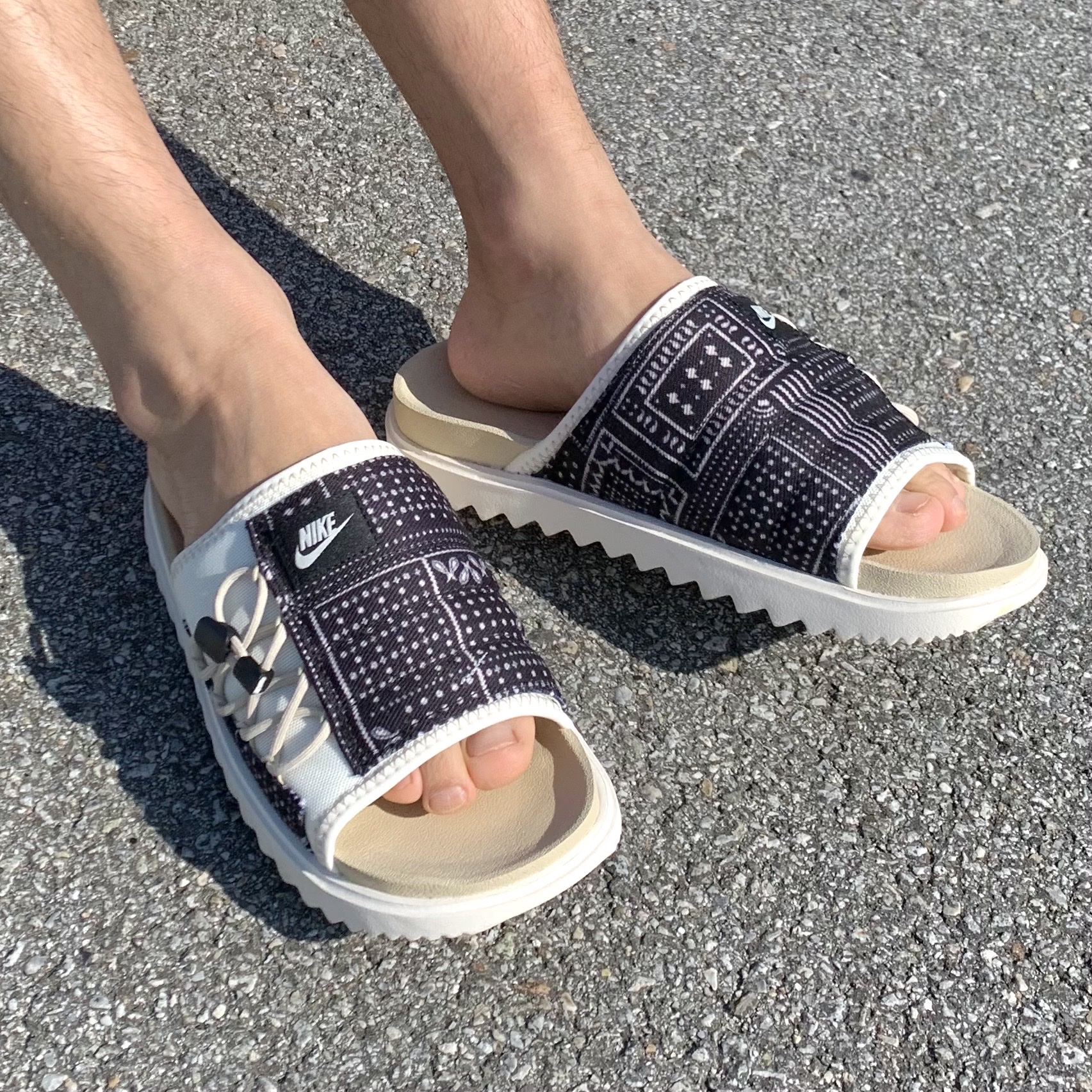 Nike Asuna Slide Pale Ivory Rattan 착용 스타일 - 2