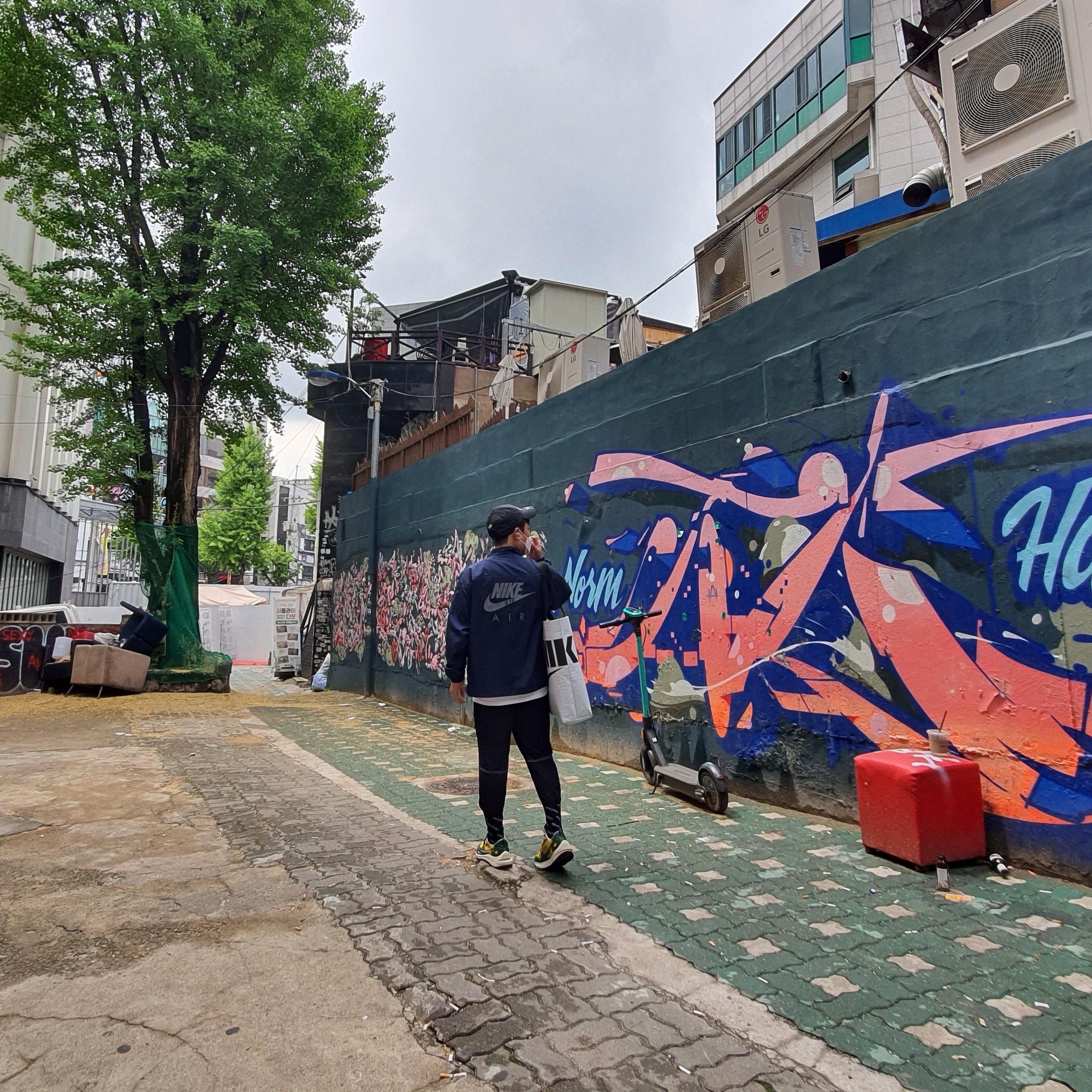 Nike x Sacai VaporWaffle Sesame and Blue Void, Nike x Sacai VaporWaffle Tour Yellow & Gorge Green Sail 착용 스타일