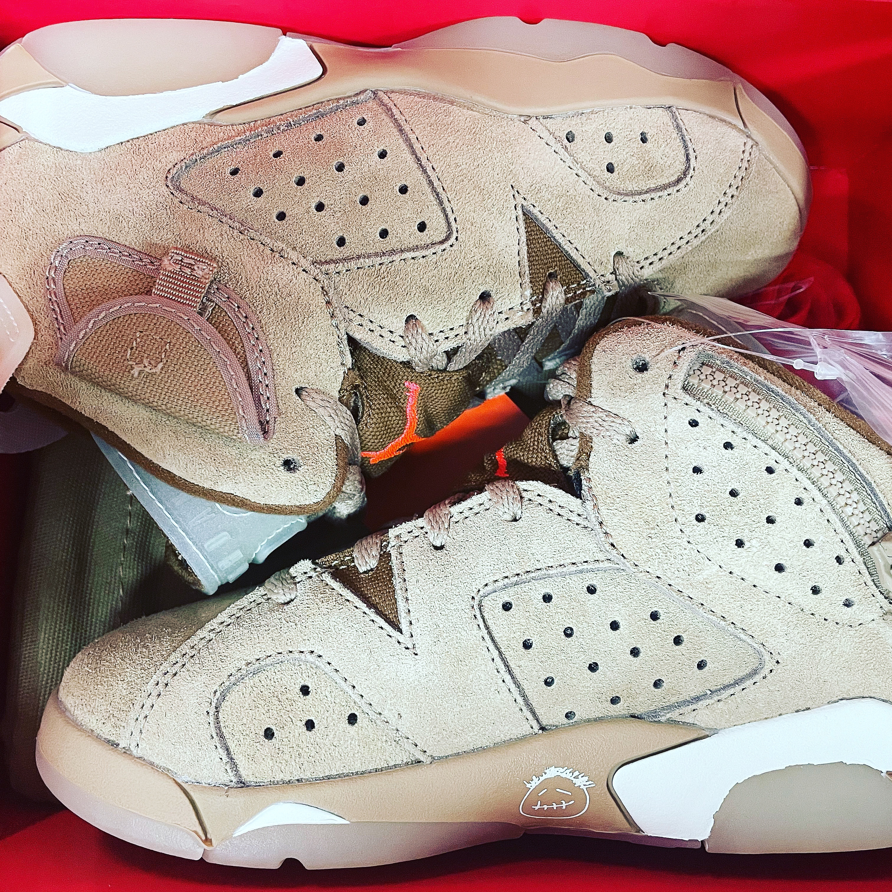 (PS) Jordan 6 x Travis Scott Retro SP British Khaki 착용 스타일