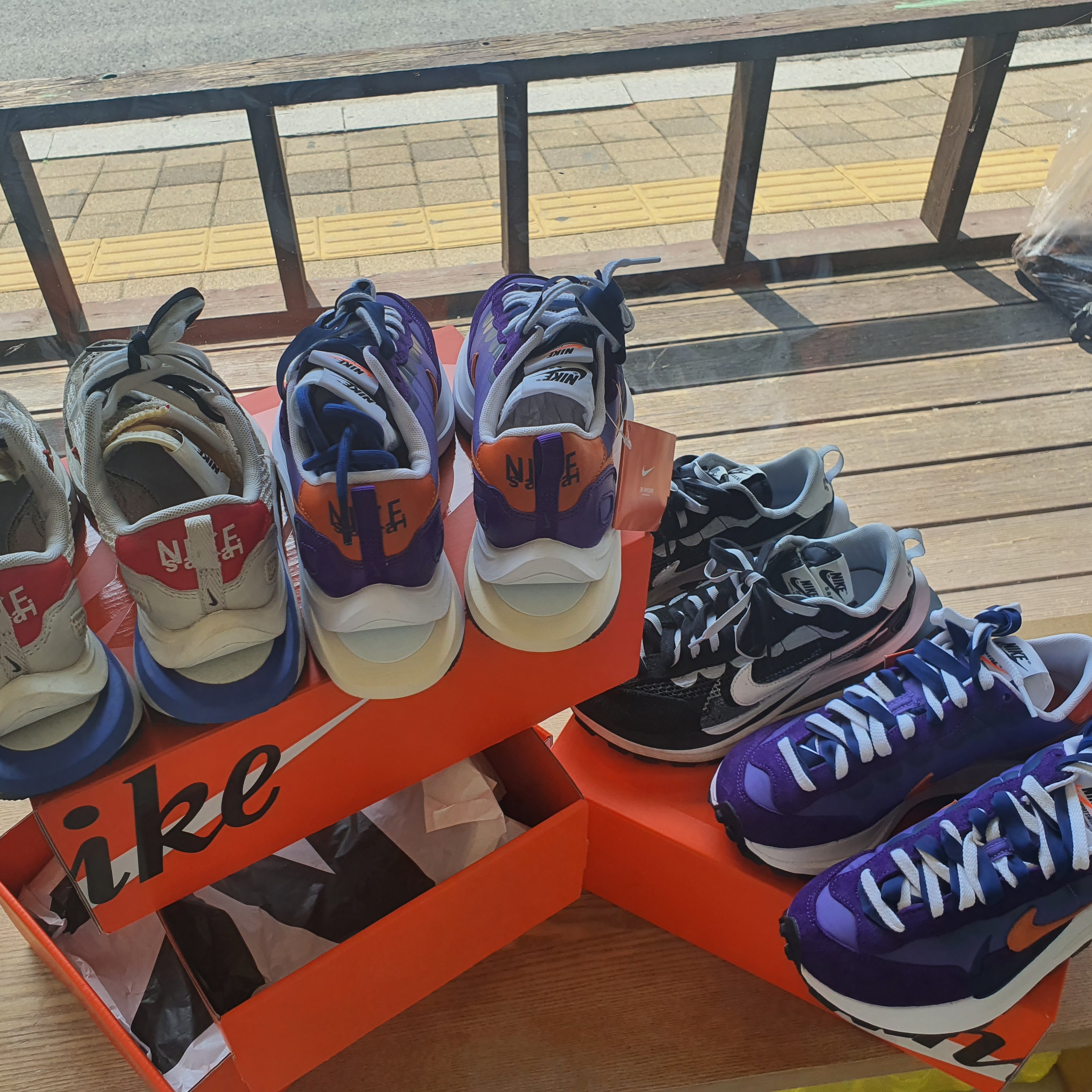 Nike x Sacai VaporWaffle Dark Iris, Nike x Sacai VaporWaffle Royal Fuchsia 착용 스타일
