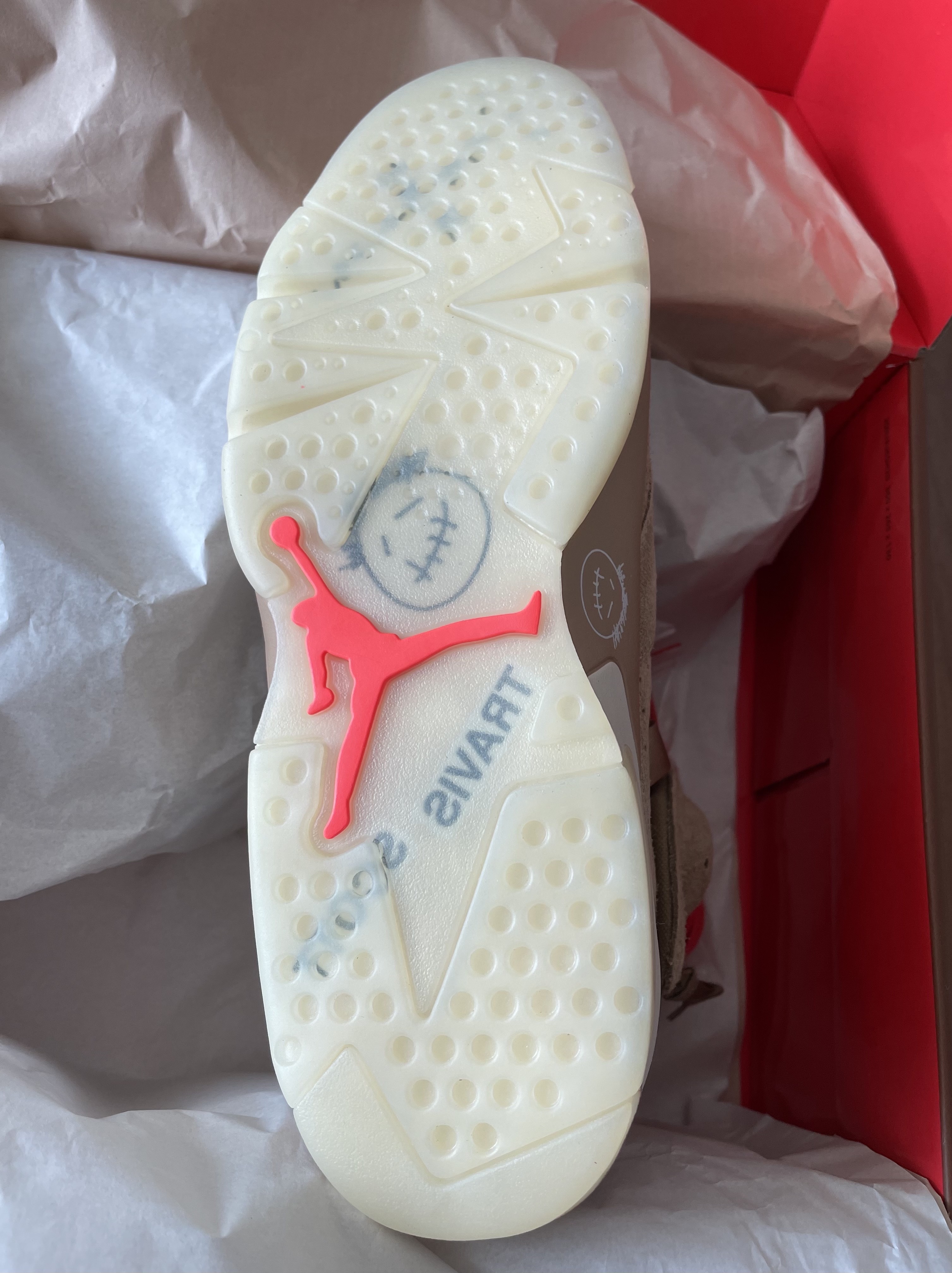 Jordan 6 x Travis Scott Retro SP British Khaki 착용 스타일 - 3