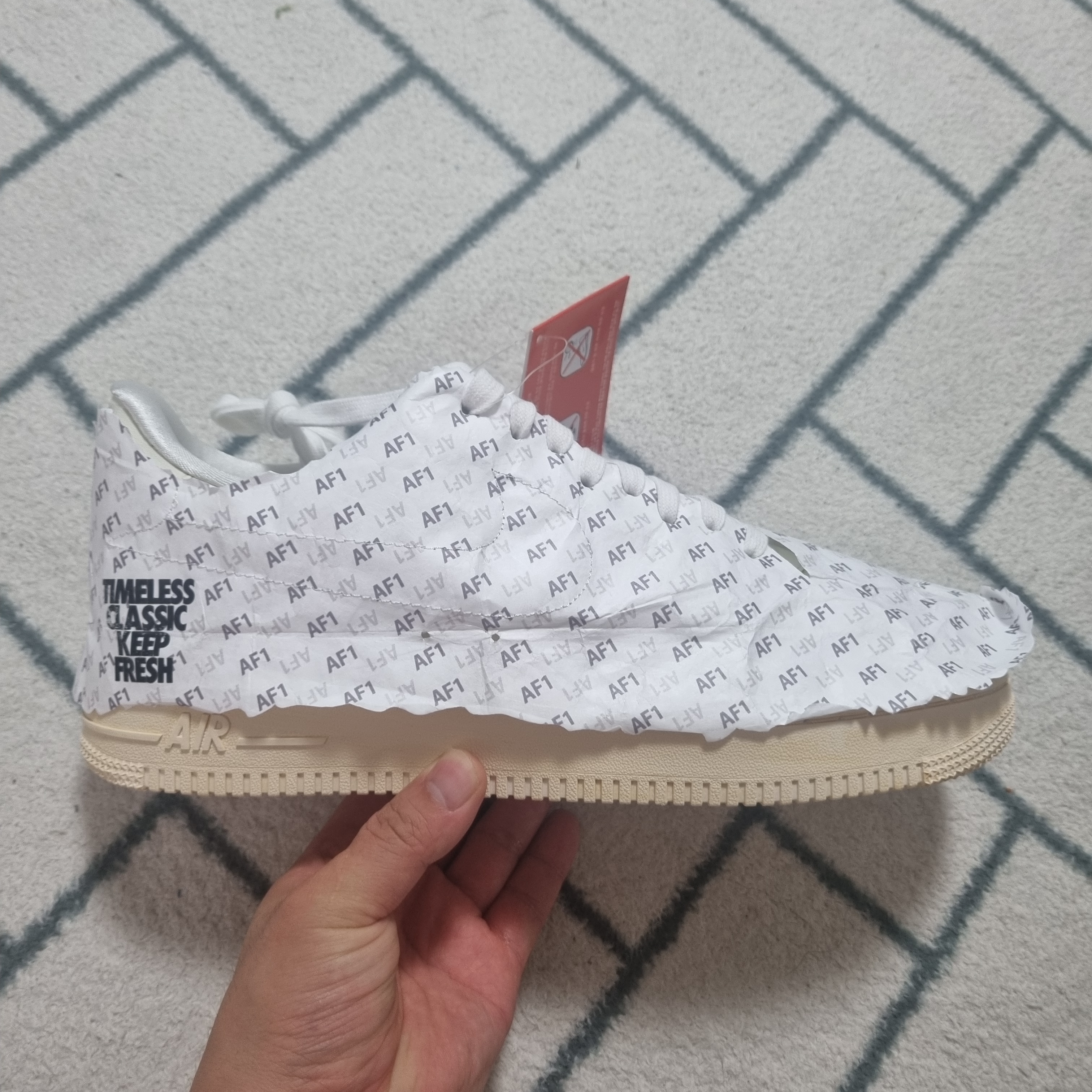 Nike Air Force 1 '07 LV8 Timeless Classic 착용 스타일 - 2
