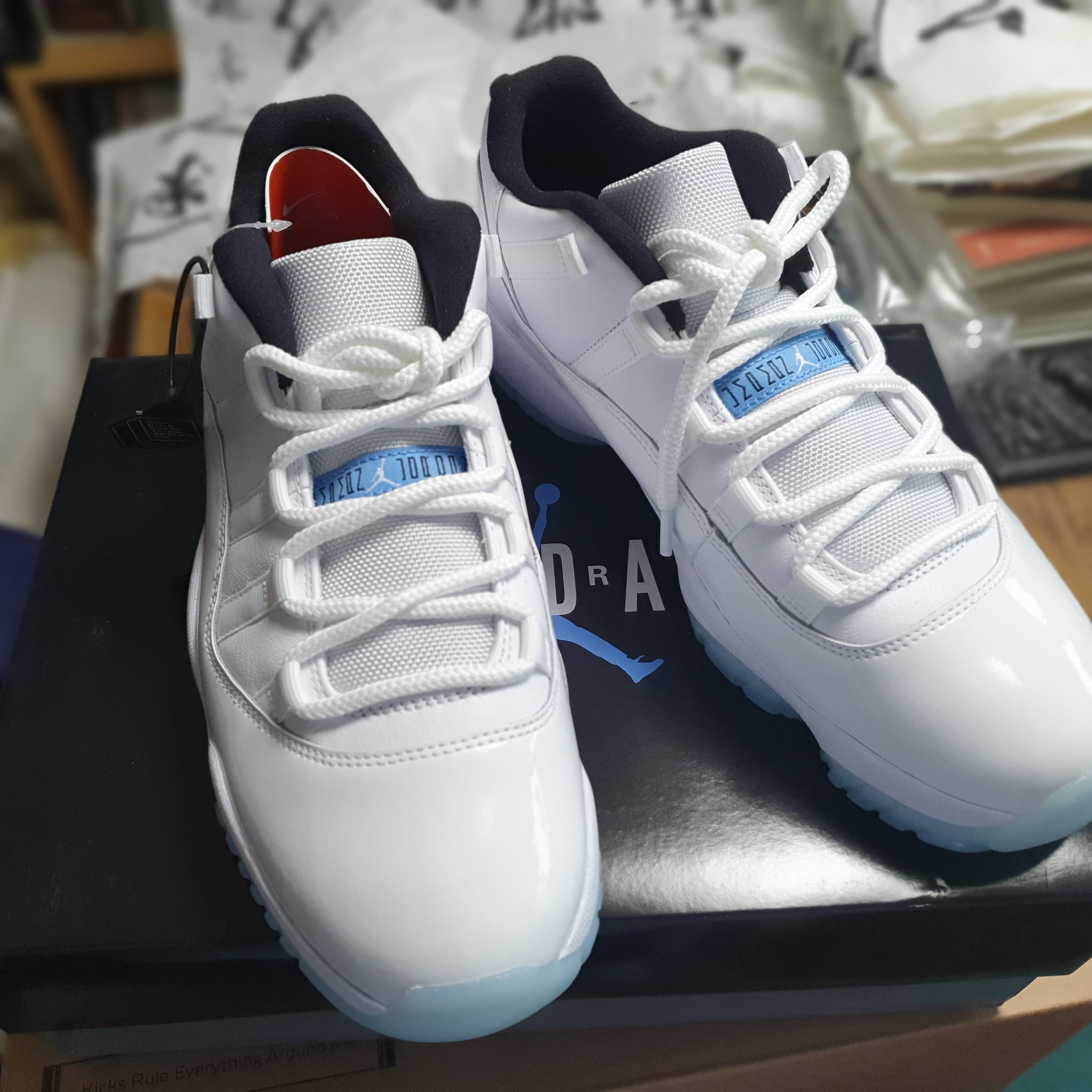 Jordan 11 Retro Low Legend Blue 착용 스타일 - 1