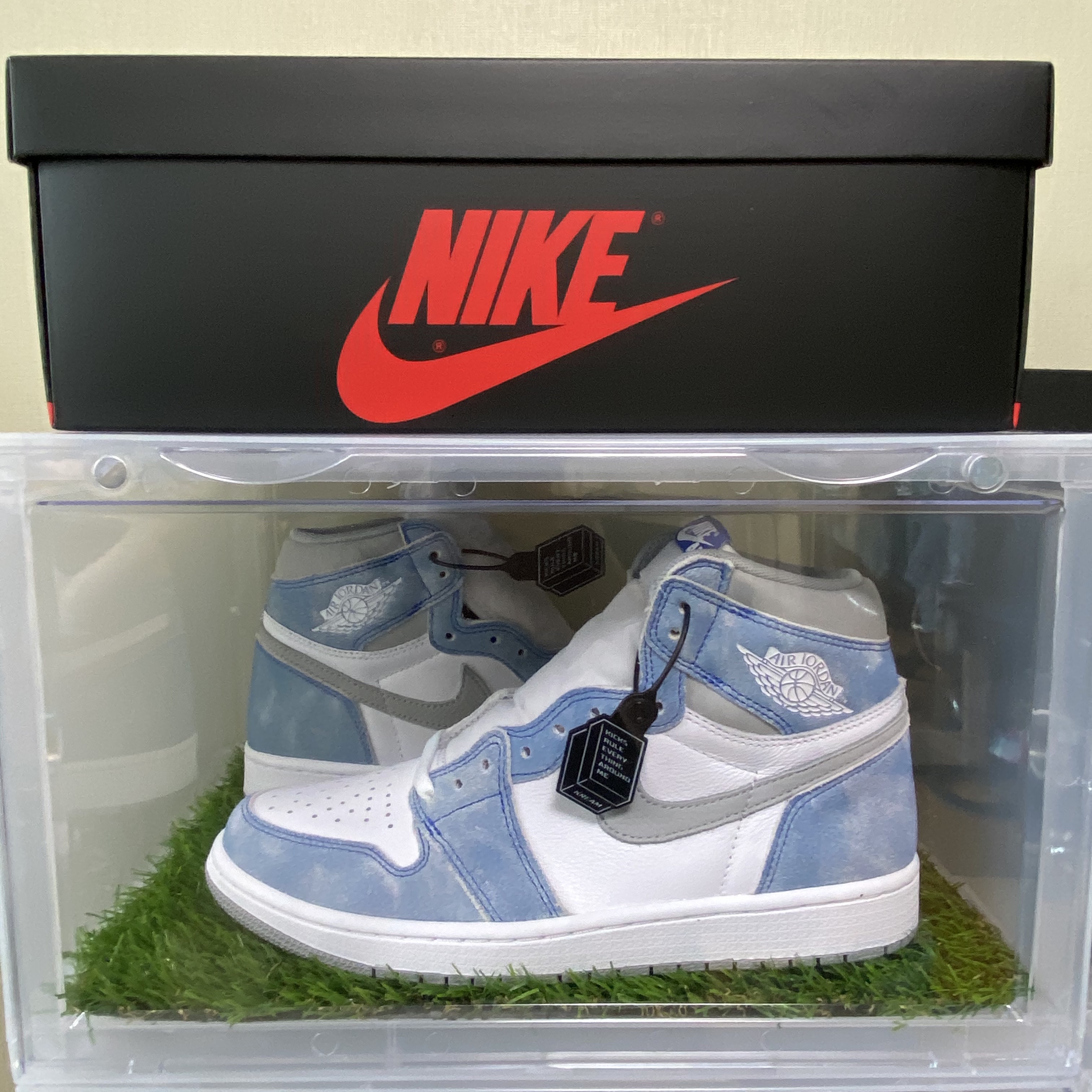 Jordan 1 Retro High OG Hyper Royal 착용 스타일