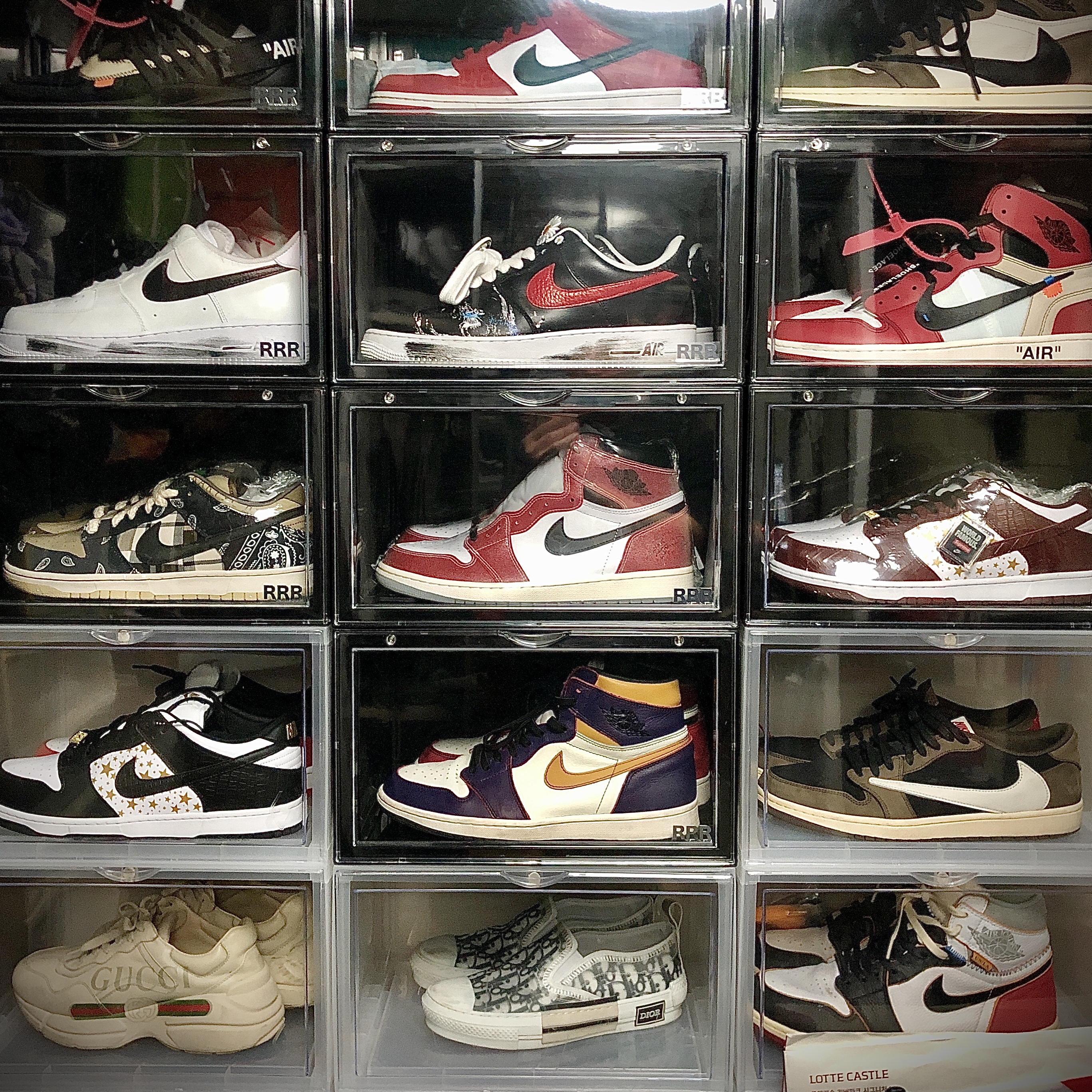 Jordan 1 x Trophy Room Retro High OG SP Chicago, Nike x Travis Scott SB Dunk Low 착용 스타일 - 1