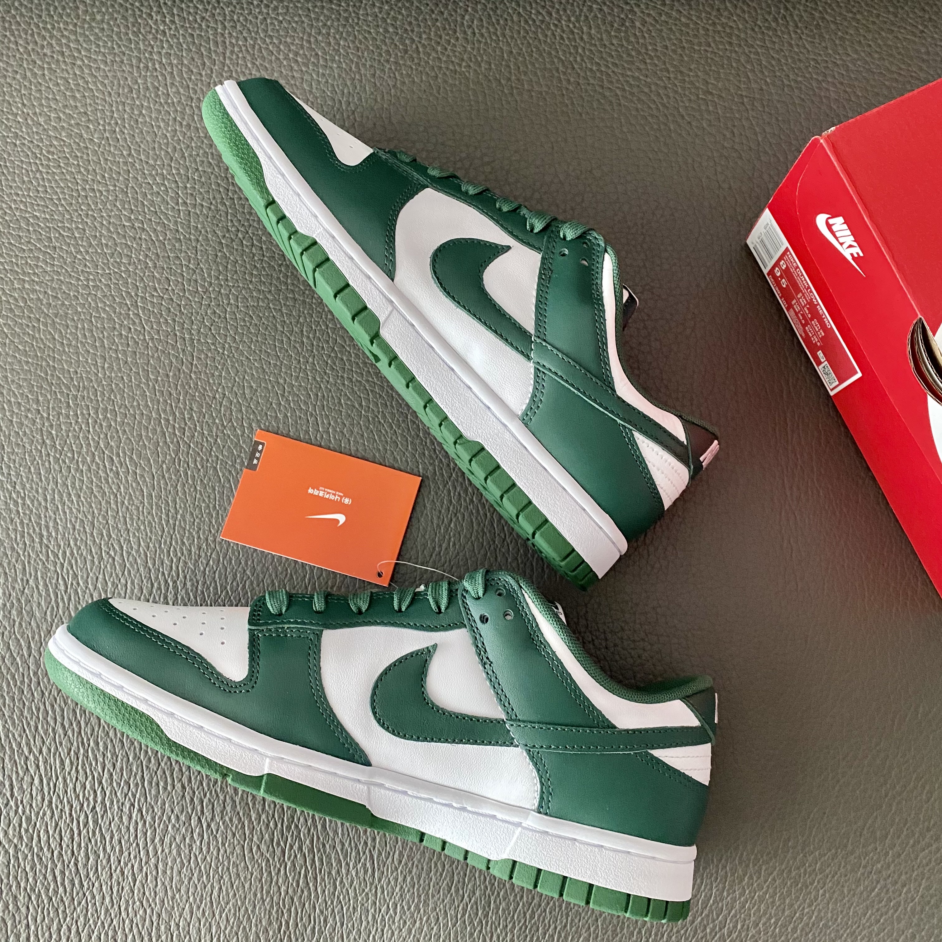 Nike Dunk Low Retro Varsity Green 착용 스타일