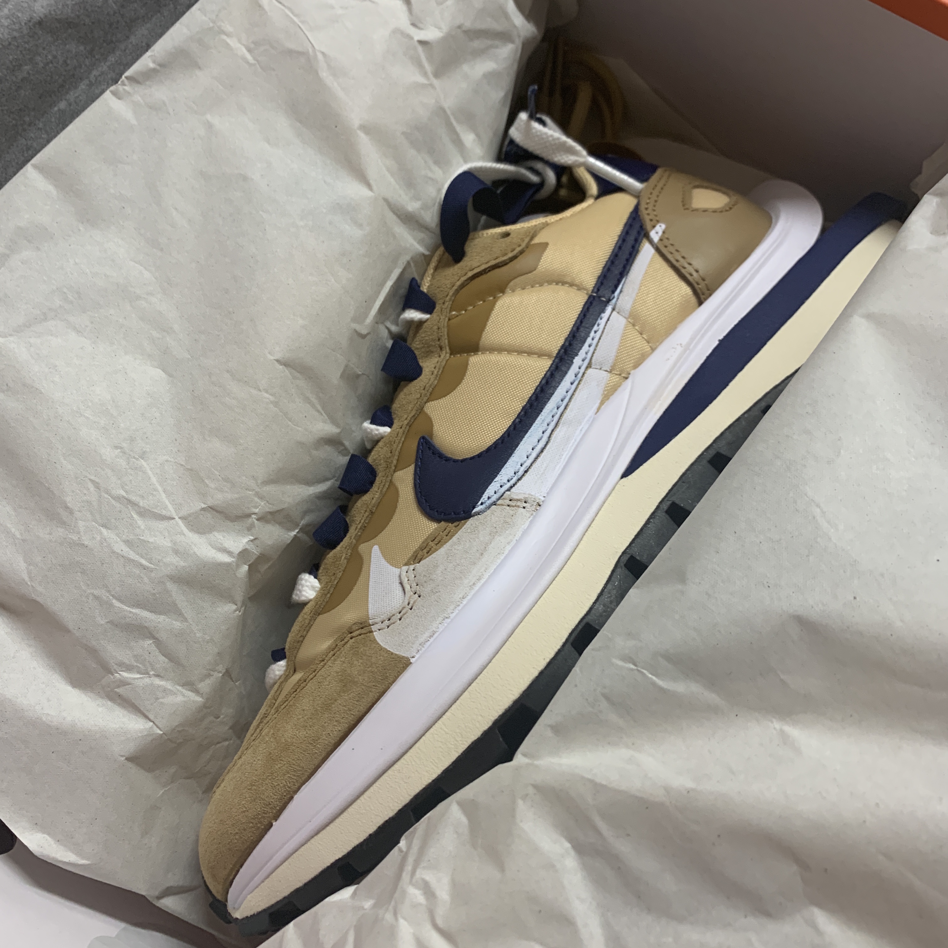 Nike x Sacai VaporWaffle Sesame and Blue Void 착용 스타일