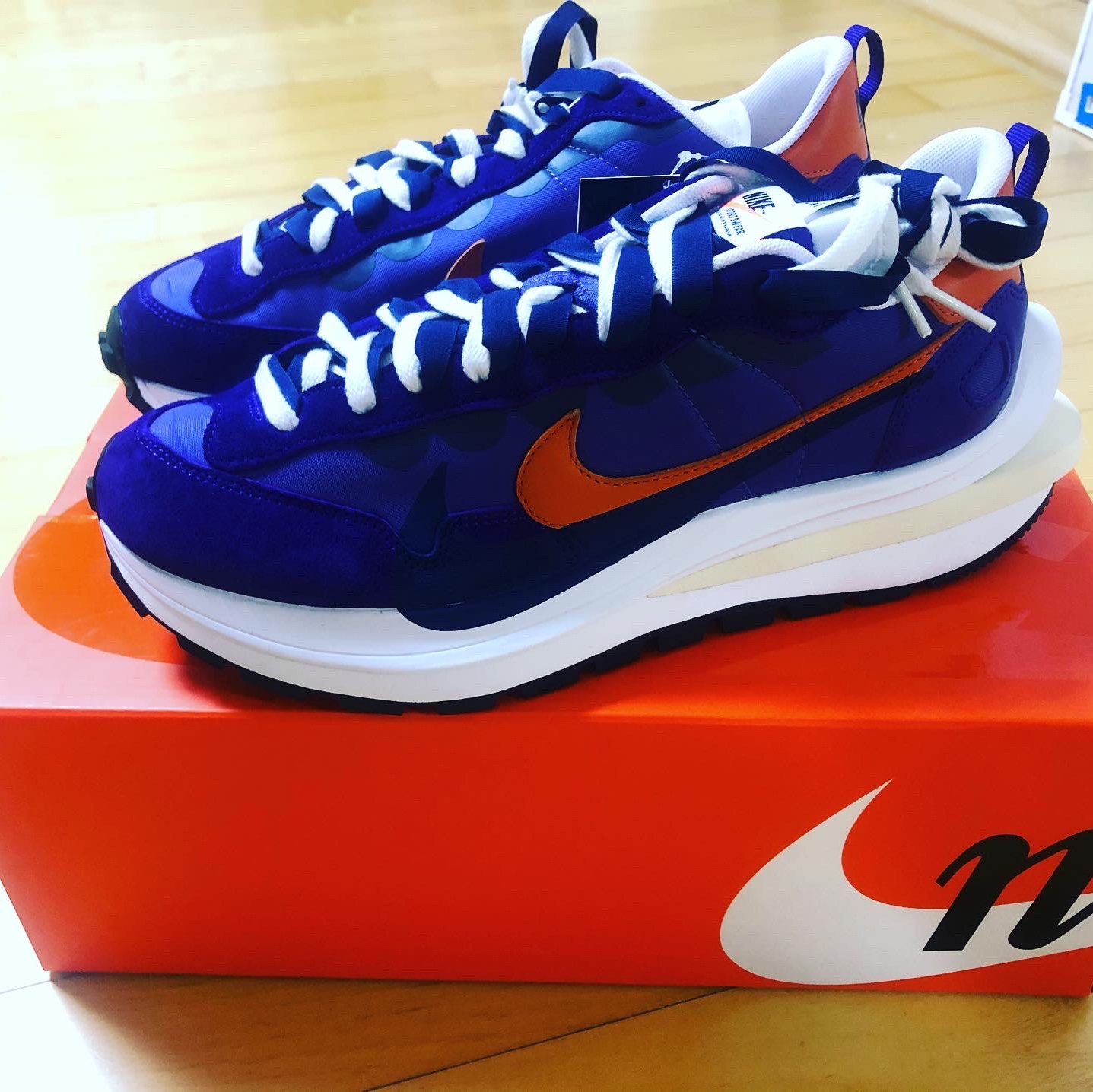 Nike x Sacai VaporWaffle Dark Iris 착용 스타일 - 3
