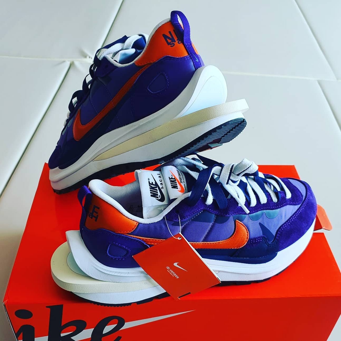 Nike x Sacai VaporWaffle Dark Iris 착용 스타일