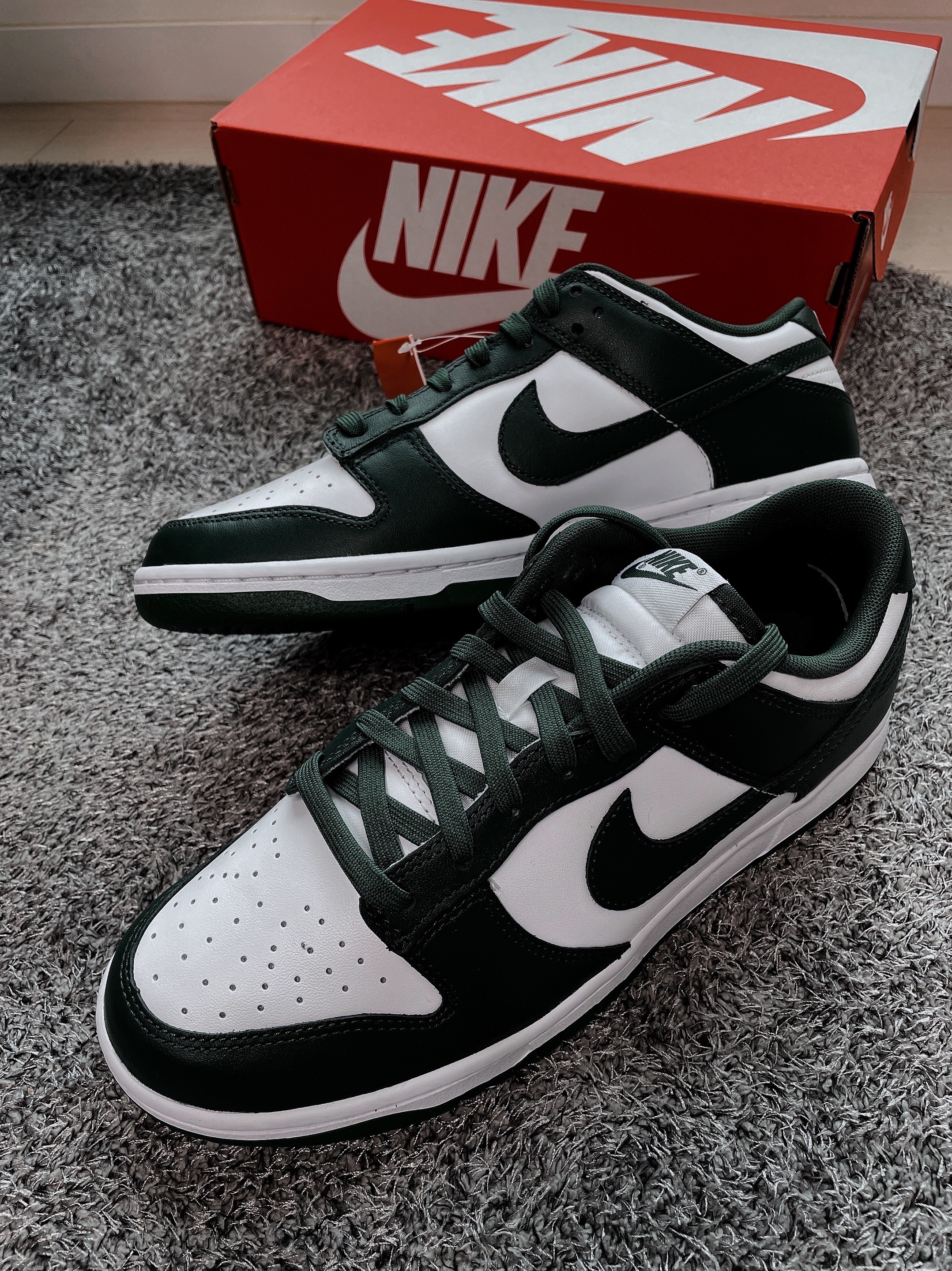 Nike Dunk Low Retro Varsity Green 착용 스타일