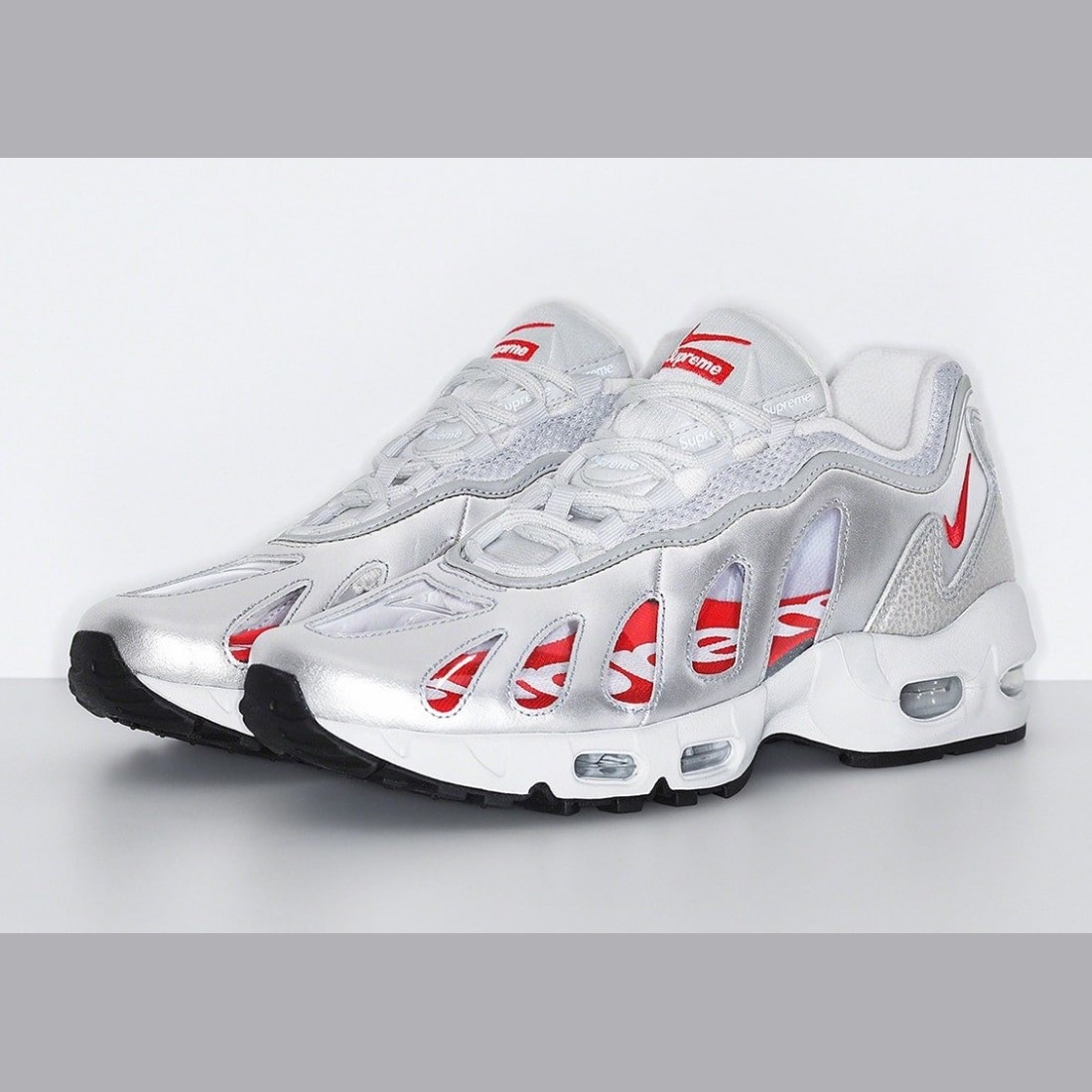Nike x Supreme Air Max 96 Black, Nike x Supreme Air Max 96 Metallic Silver 착용 스타일 - 4
