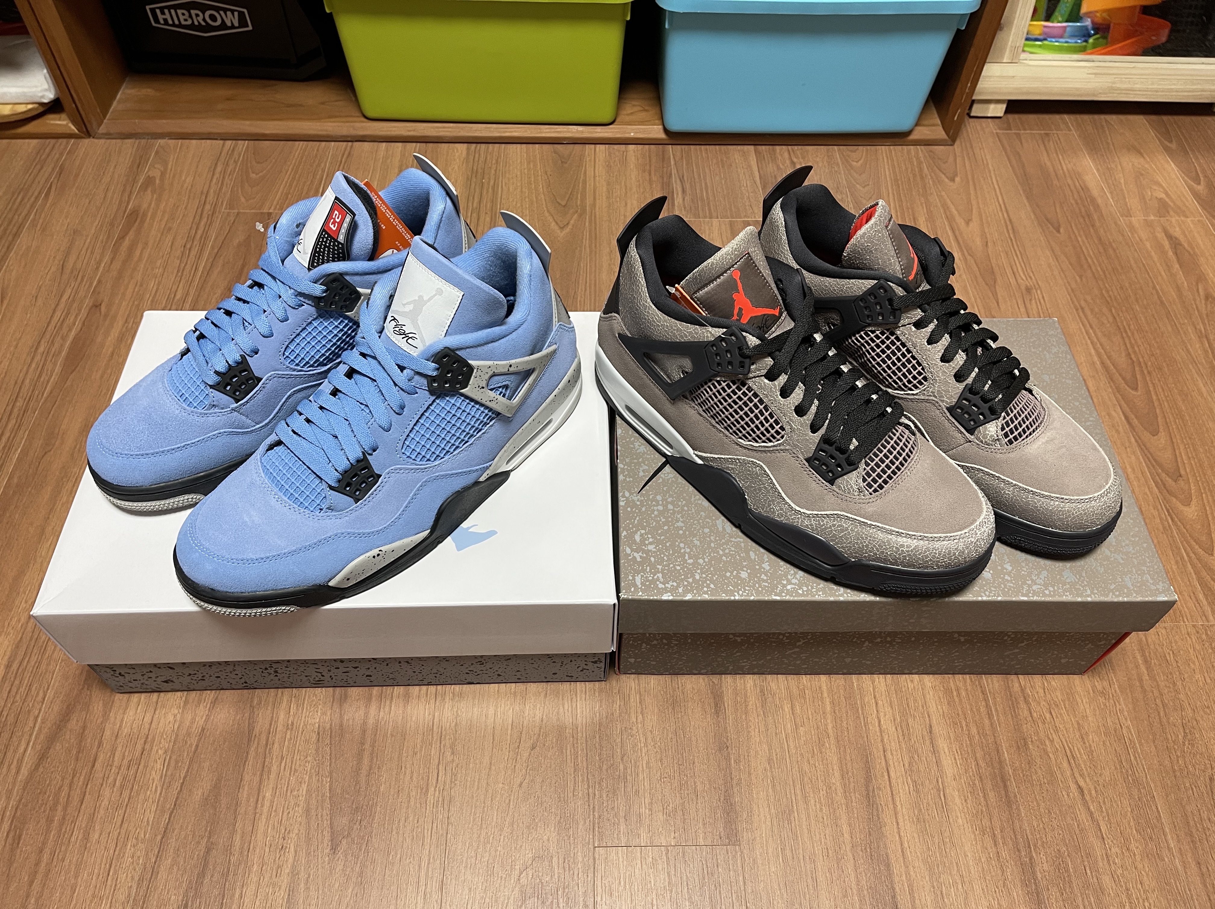 Jordan 4 Retro University Blue, Jordan 4 Retro Taupe Haze 착용 스타일 - 1
