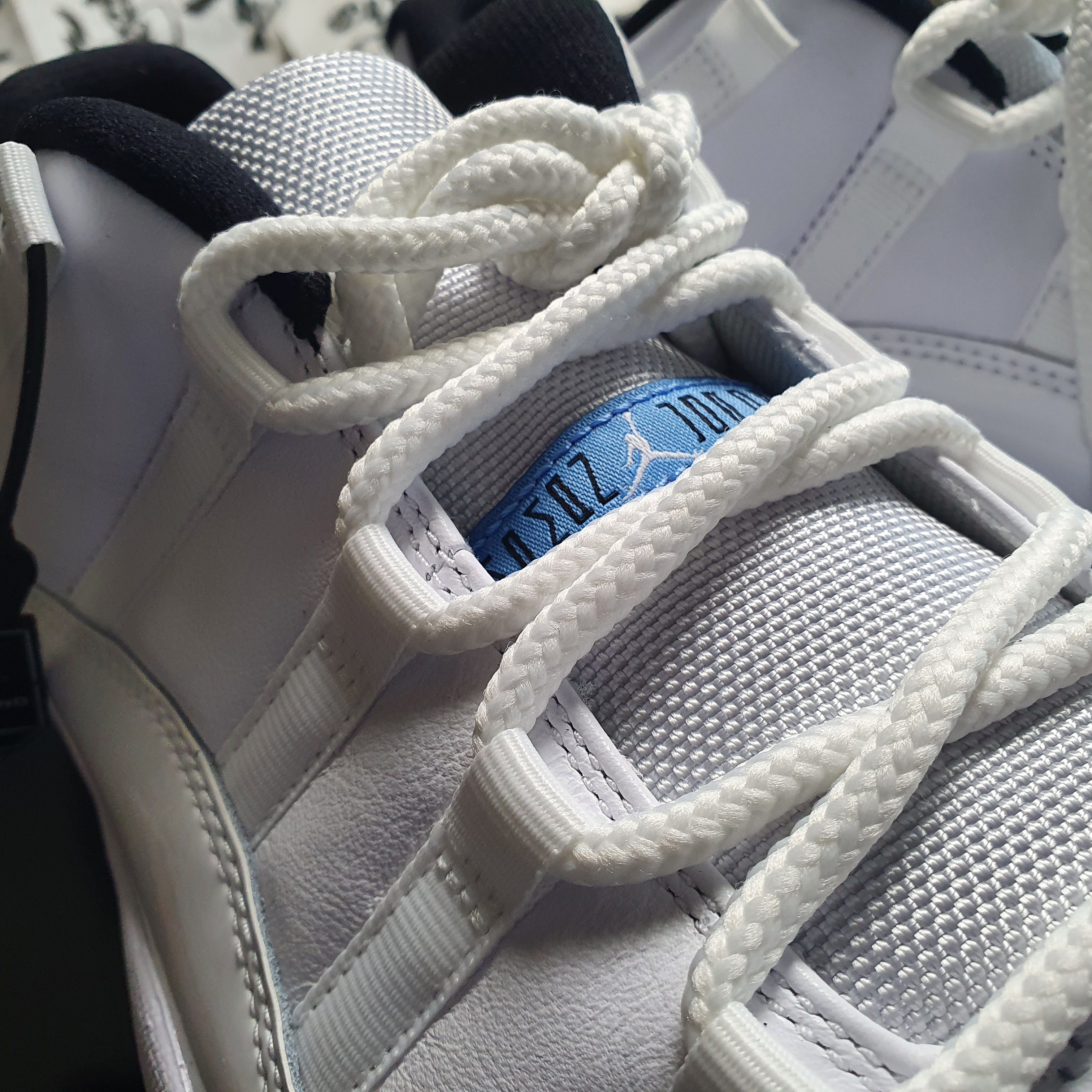 Jordan 11 Retro Low Legend Blue 착용 스타일 - 2