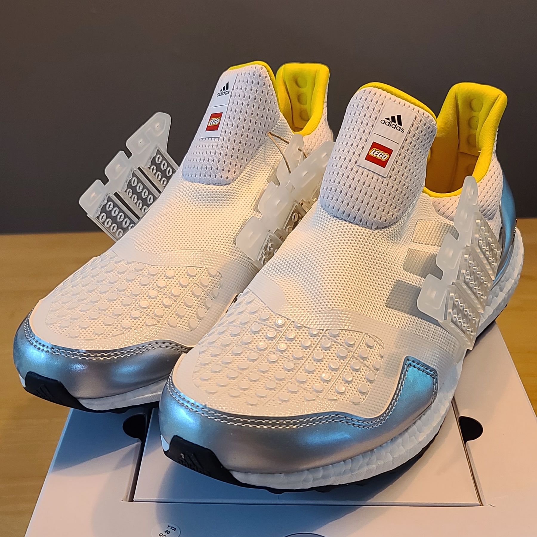 Adidas x Lego Ultraboost DNA White 착용 스타일 - 1