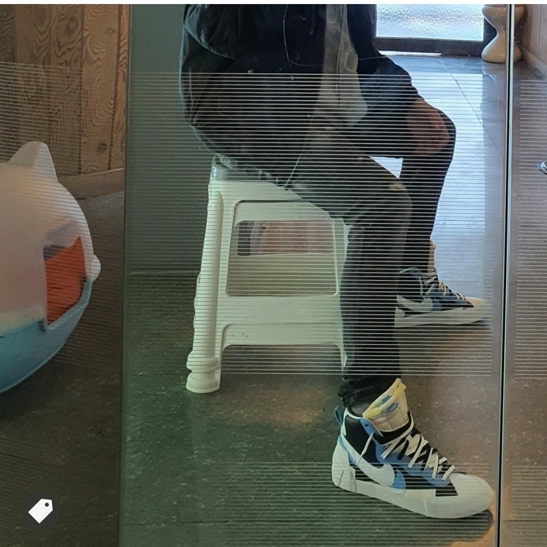 Nike x Sacai Blazer Mid White Black Legend Blue 착용 스타일 - 2