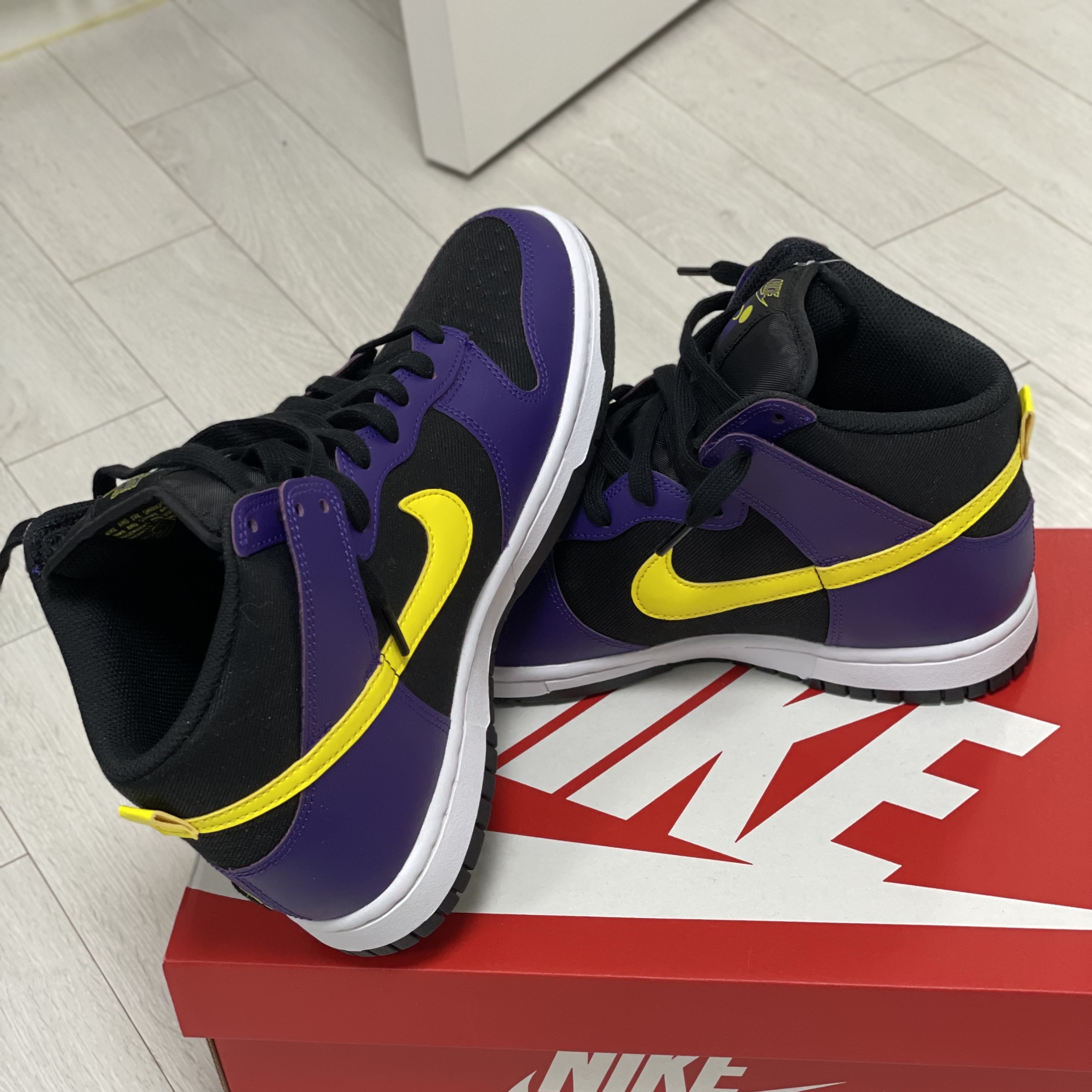Nike Dunk High PRM EMB Court Purple 착용 스타일 - 3