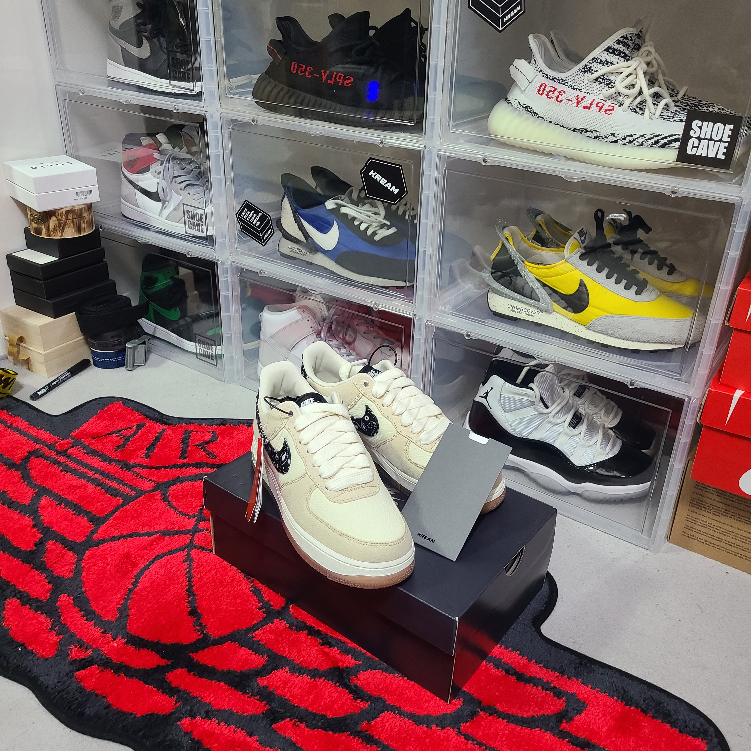 Nike Air Force 1 '07 LV8 Paisley Swoosh 착용 스타일 - 1
