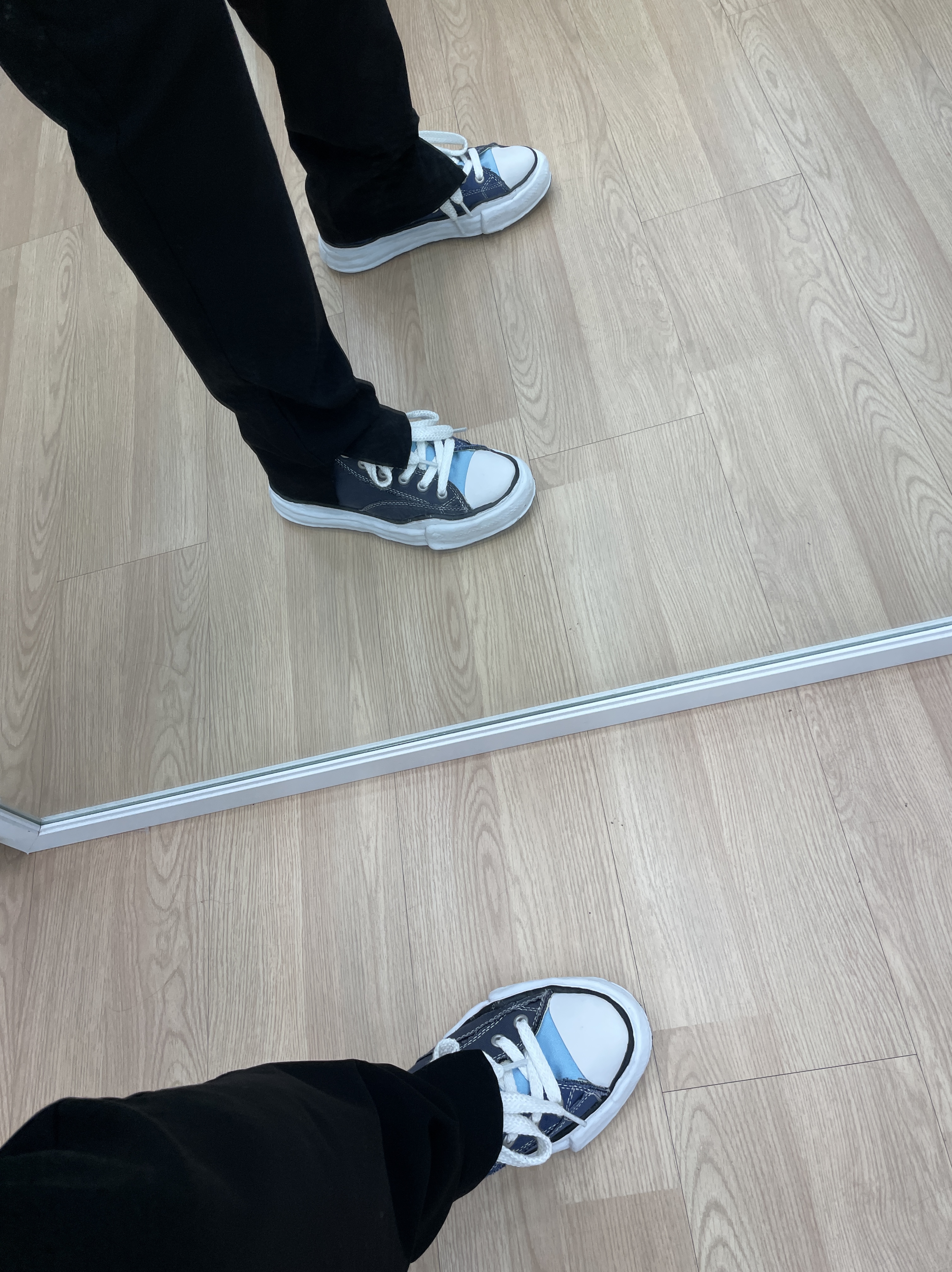 Maison Mihara Yasuhiro x Nigel Cabourn Low Cut Sneakers Army Green, Maison Mihara Yasuhiro Peterson OG Sole Canvas High-top Sneakers Black 착용 스타일