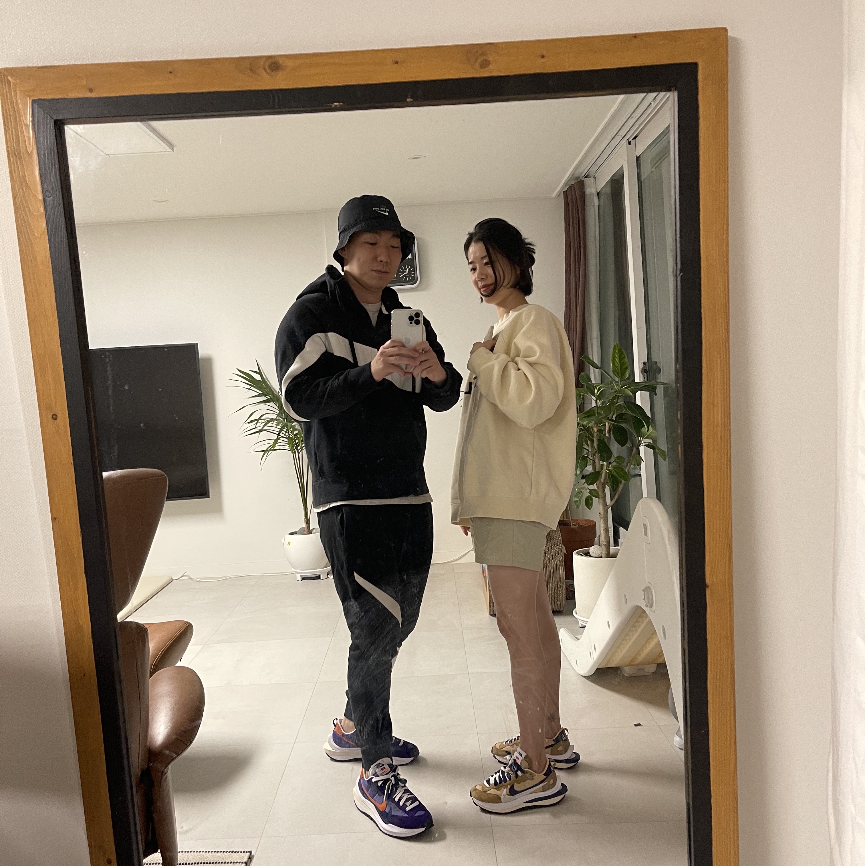 Nike x Sacai VaporWaffle Dark Iris, Nike x Sacai VaporWaffle Sesame and Blue Void 착용 스타일 - 2