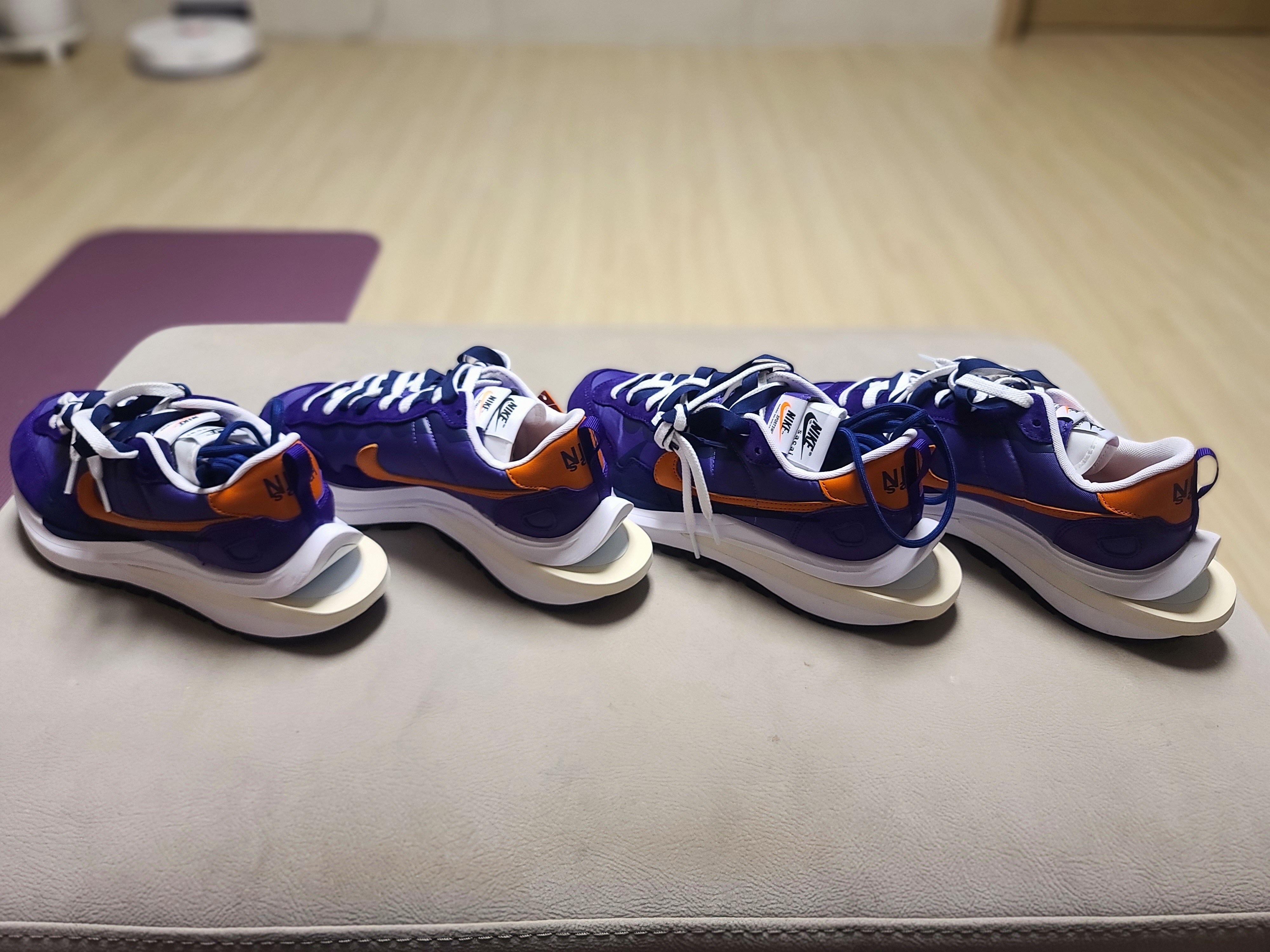 Nike x Sacai VaporWaffle Dark Iris 착용 스타일 - 3