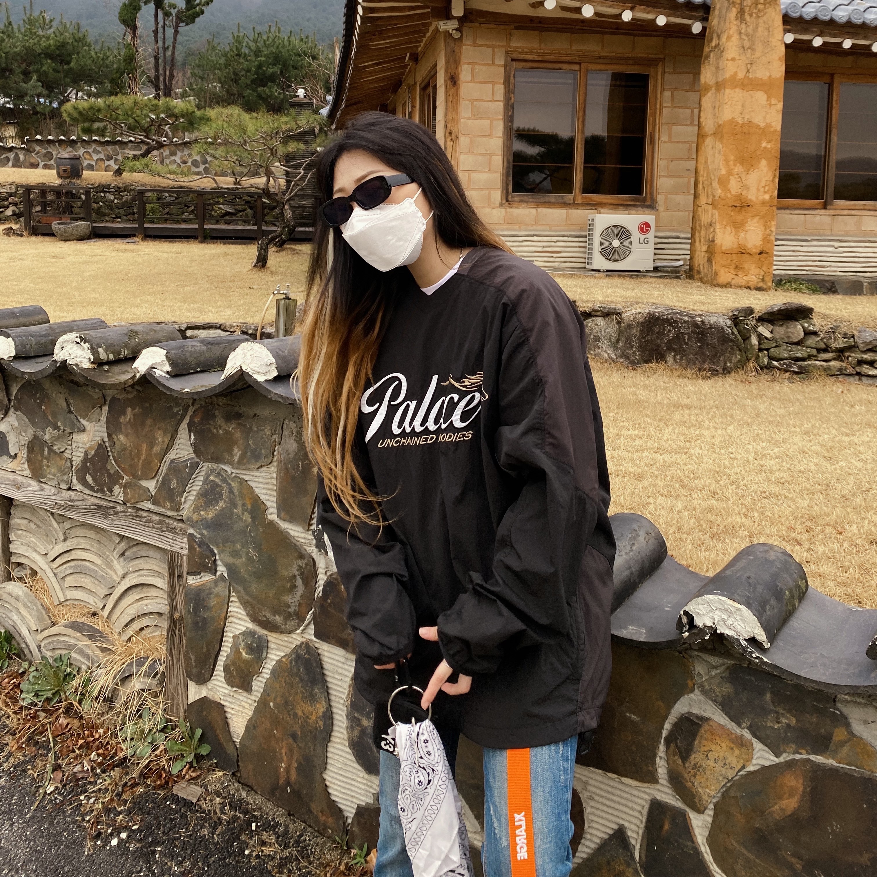 Palace Horsepower Crew Black - 20SS 착용 스타일 - 1