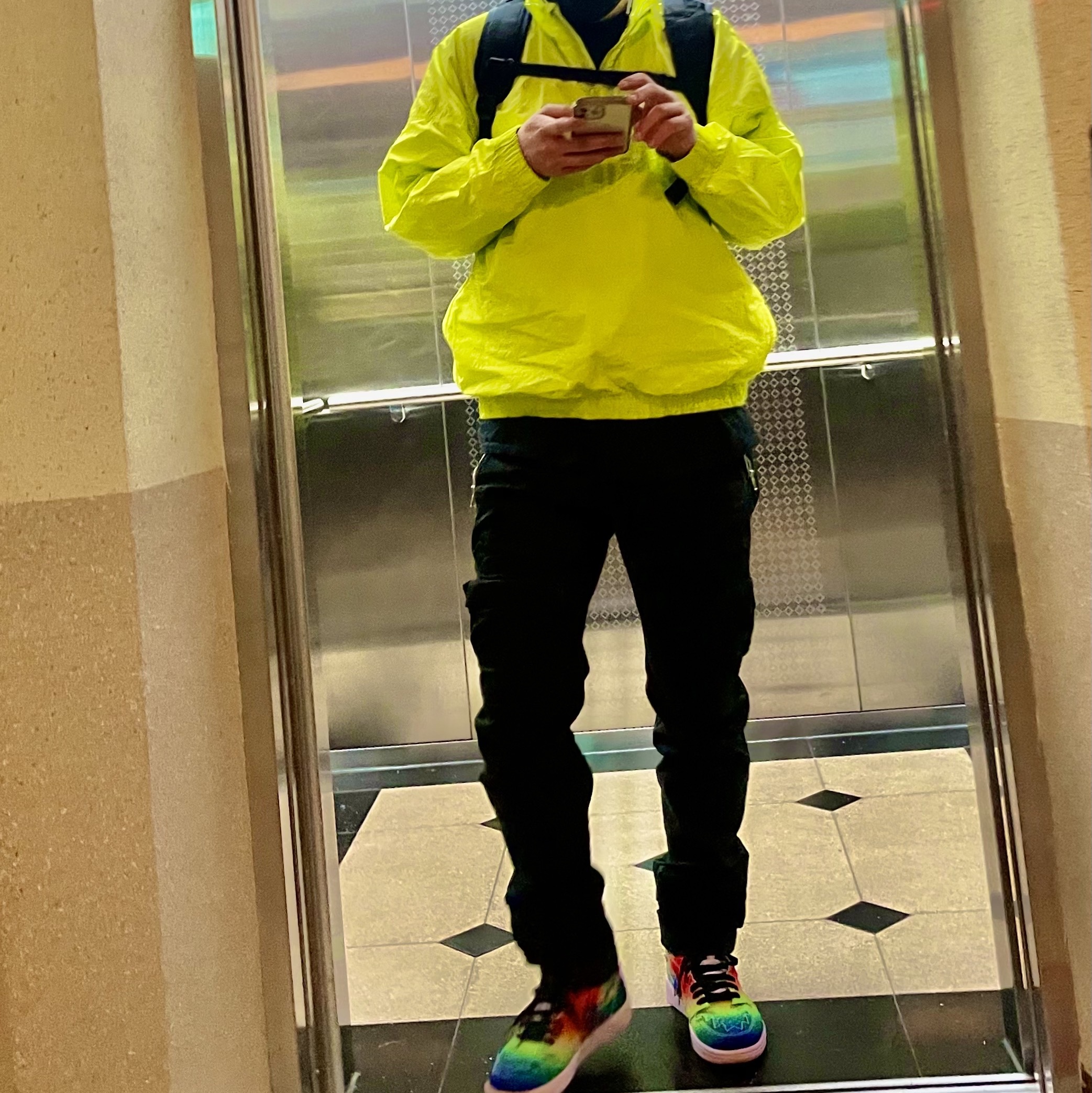 Nike x Stussy Windrunner Jacket Bright Cactus, Jordan 1 x J Balvin Retro High OG 착용 스타일