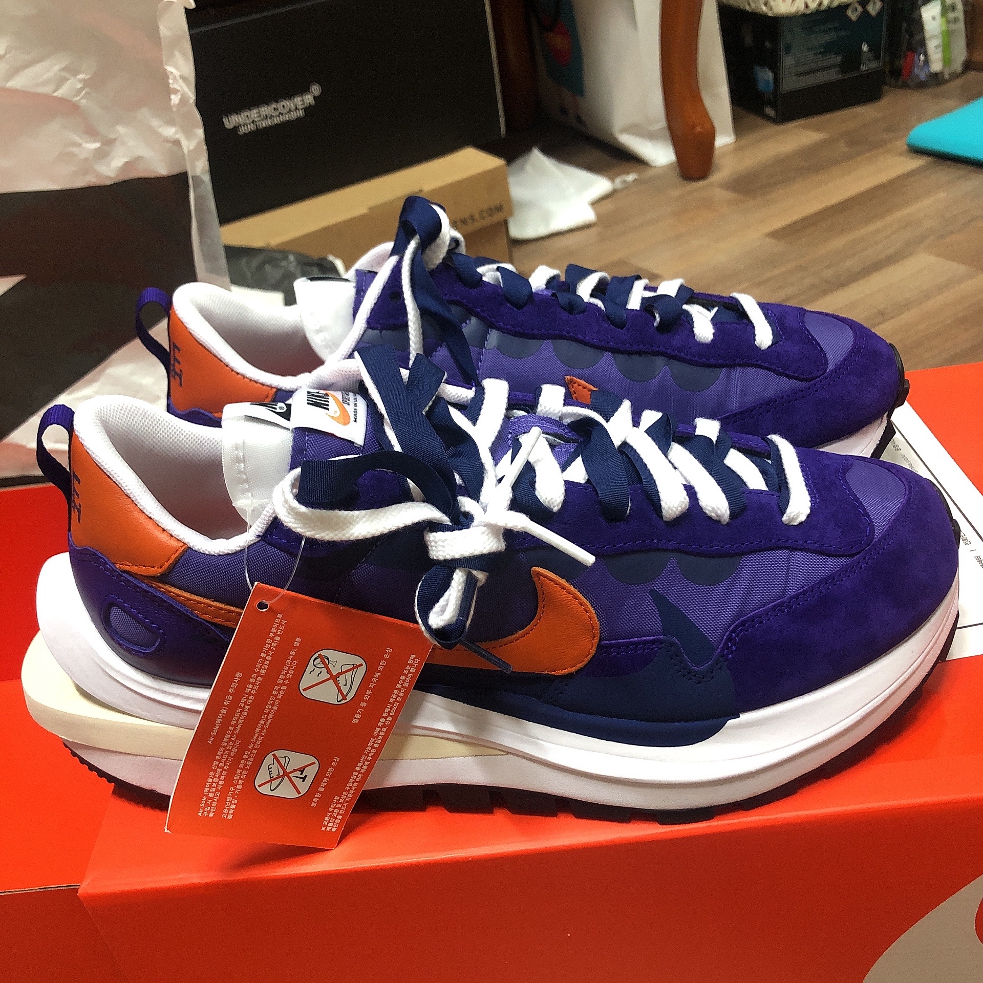 Nike x Sacai VaporWaffle Dark Iris 착용 스타일 - 2
