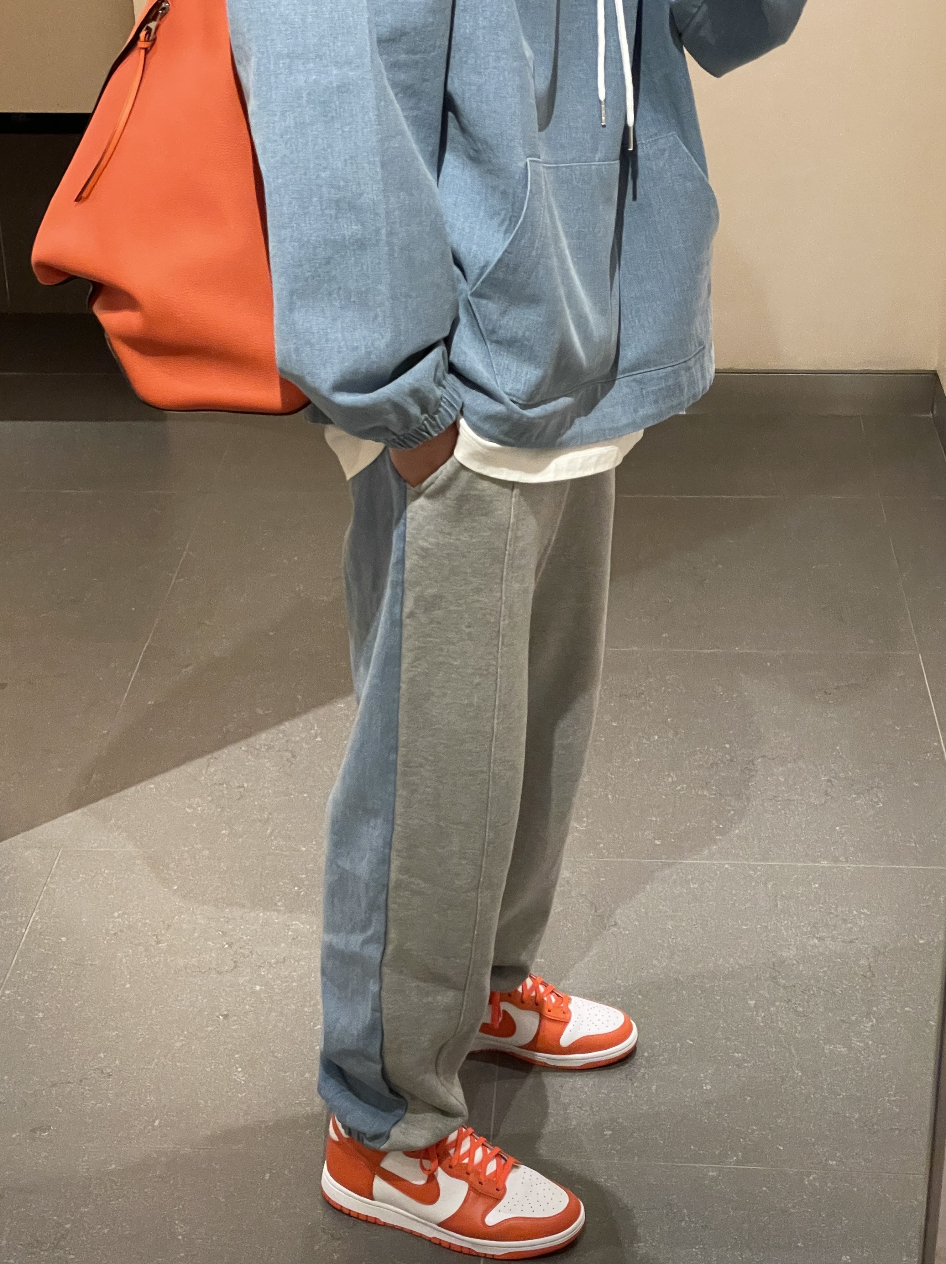 Nike Dunk High Retro Orange Blaze 착용 스타일 - 2