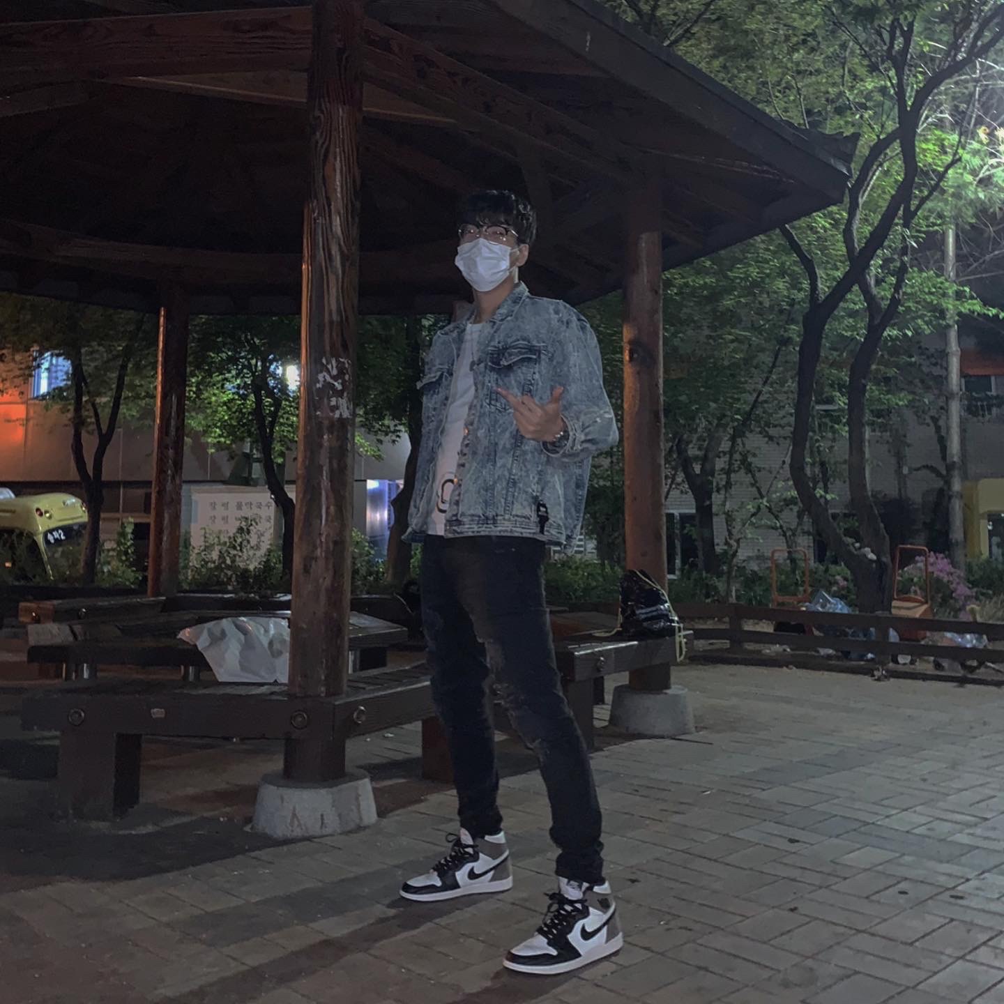 Jordan 1 Retro High OG Black Mocha, (GS) Jordan 1 Retro High OG Black Mocha 착용 스타일 - 1