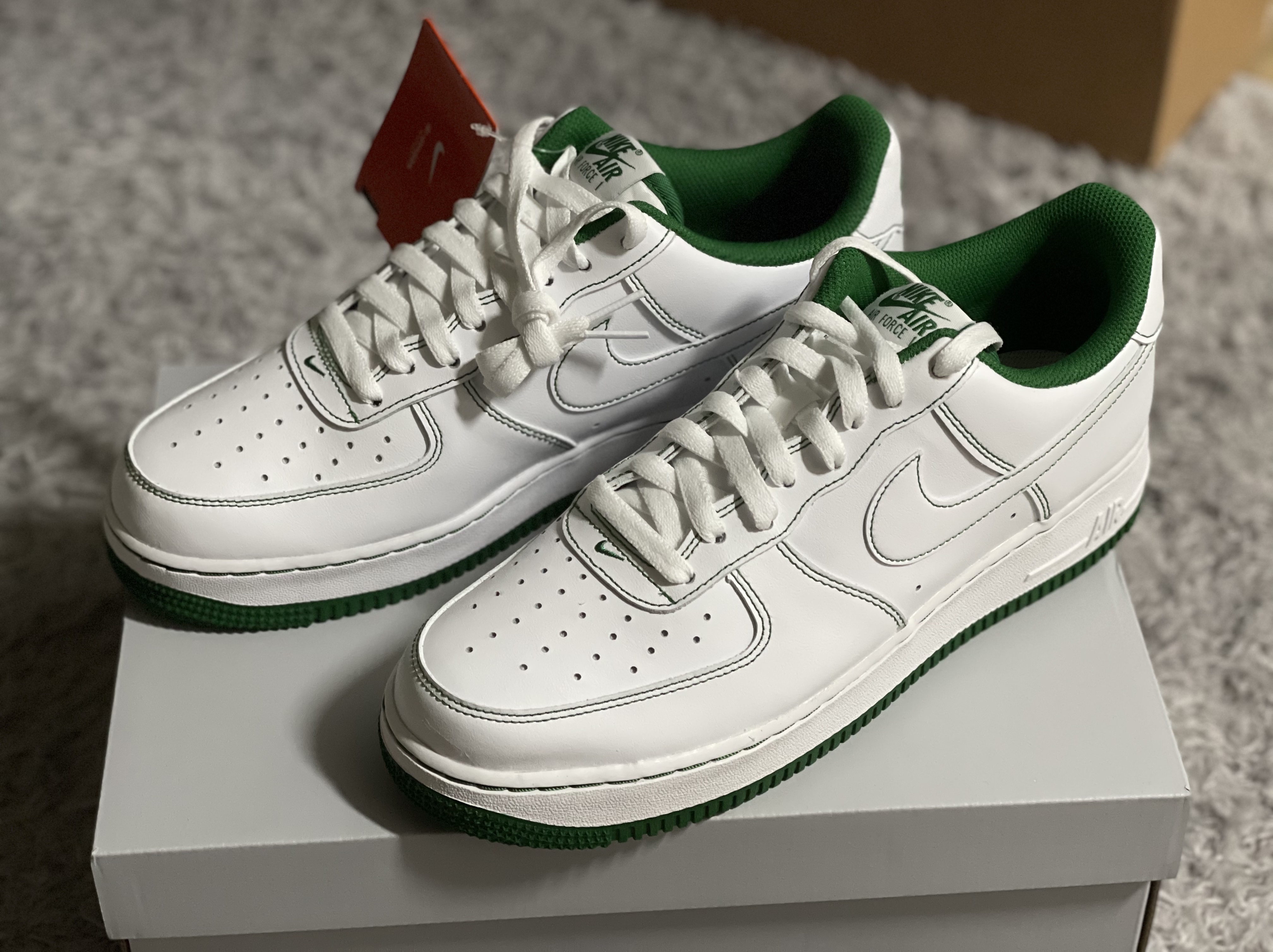 Nike Air Force 1 '07 Stitch Pine Green 착용 스타일 - 3