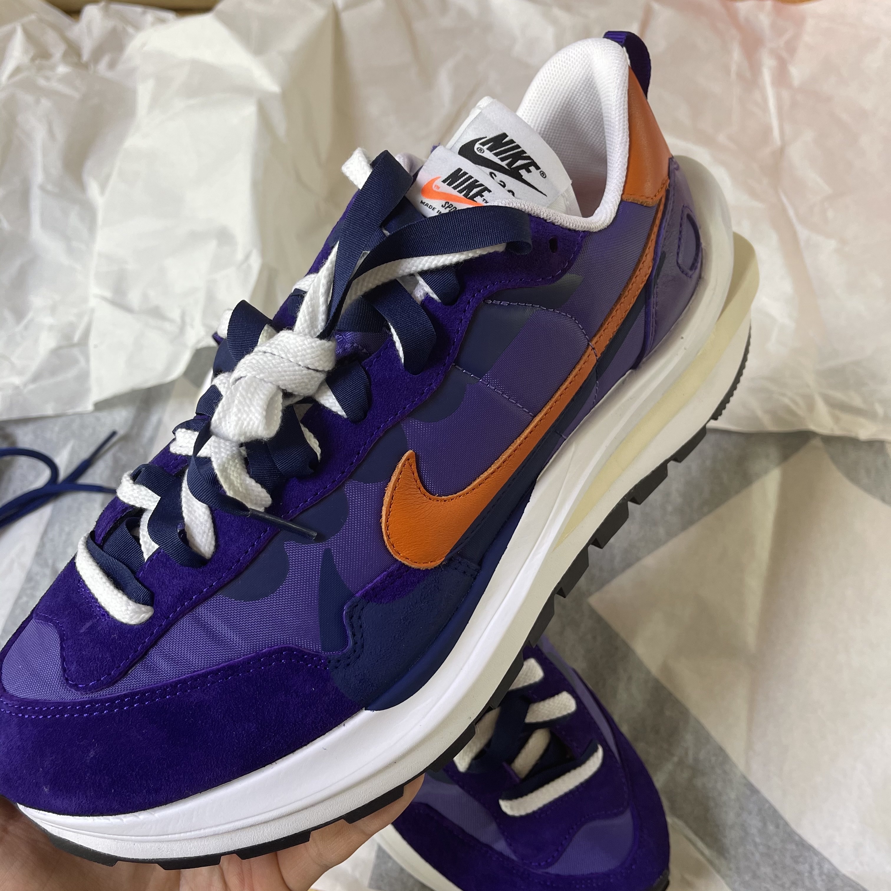 Nike x Sacai VaporWaffle Dark Iris 착용 스타일