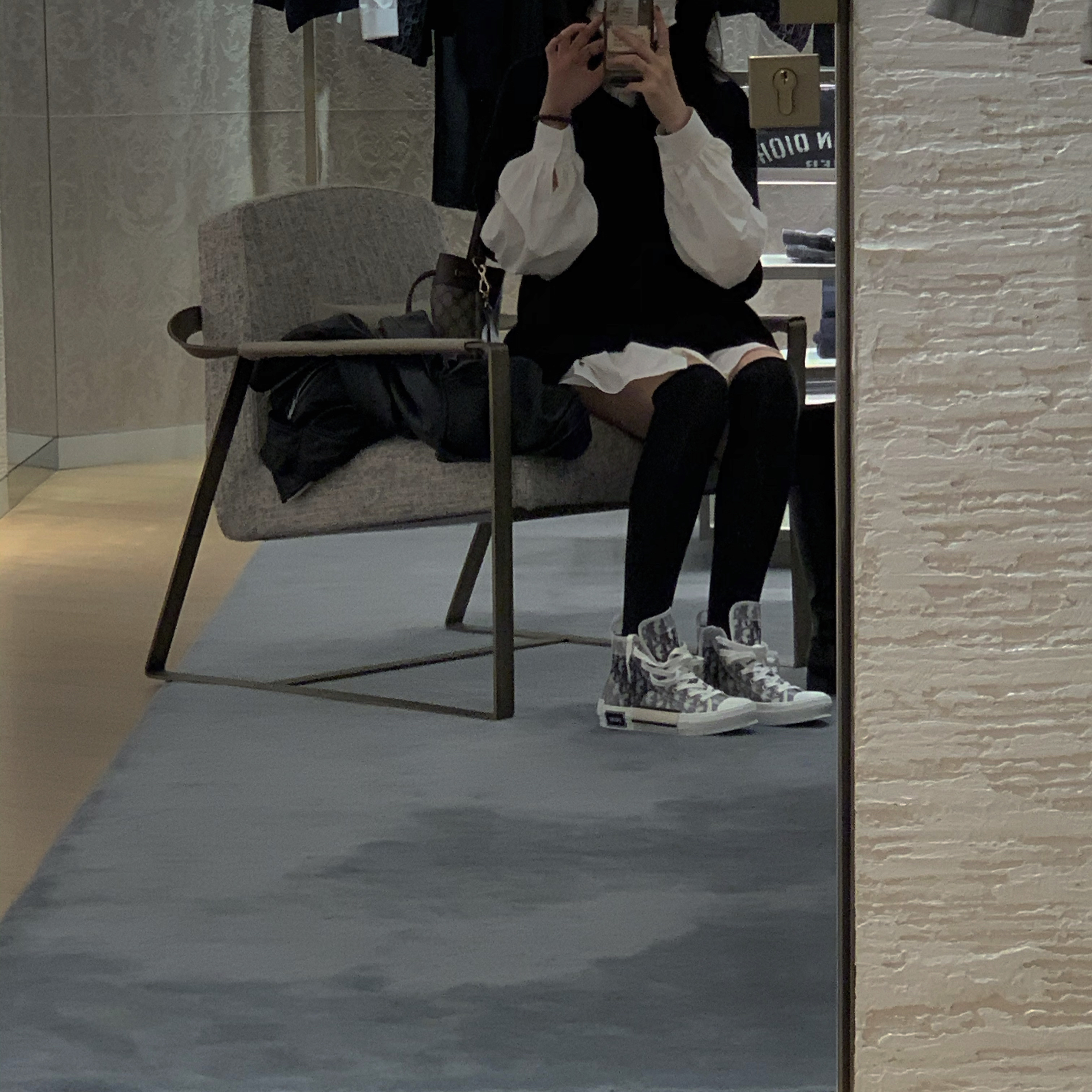 Dior B23 High Dior Oblique White & Black 착용 스타일