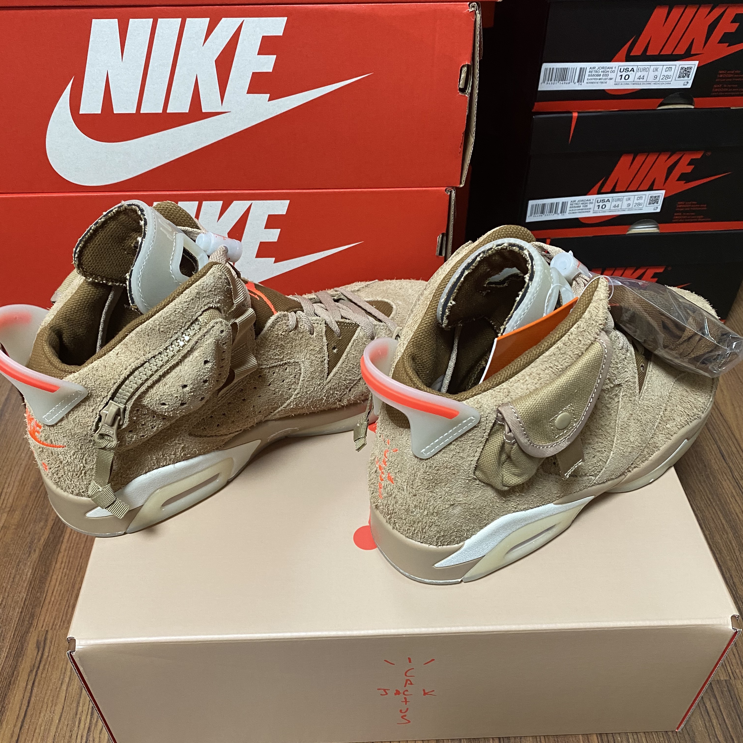 Jordan 6 x Travis Scott Retro SP British Khaki 착용 스타일 - 2