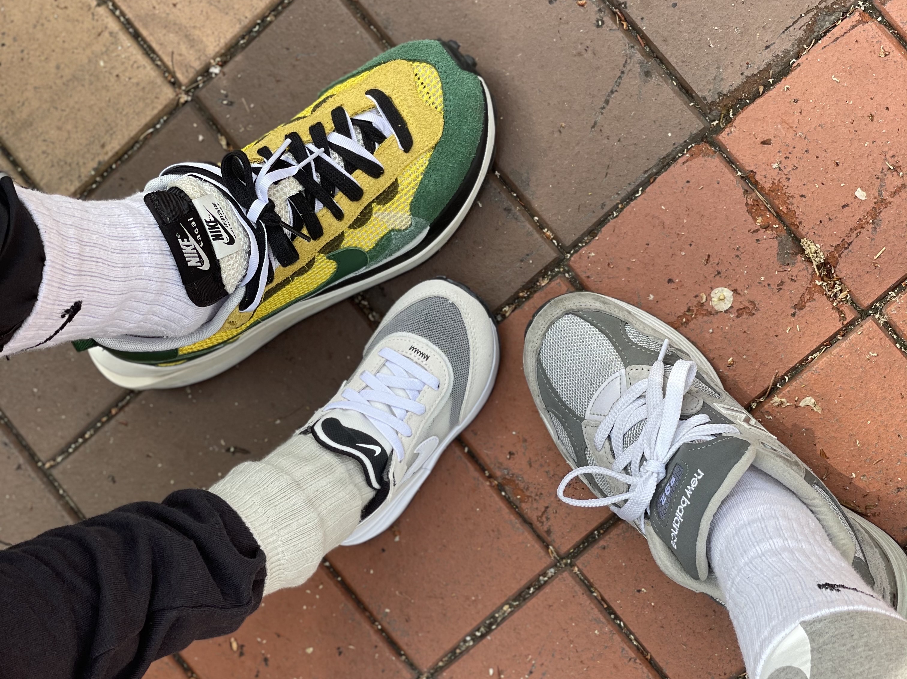 Nike x Sacai VaporWaffle Tour Yellow & Gorge Green Sail, (TD) Nike Waffle One Infinite Lilac 착용 스타일 - 2