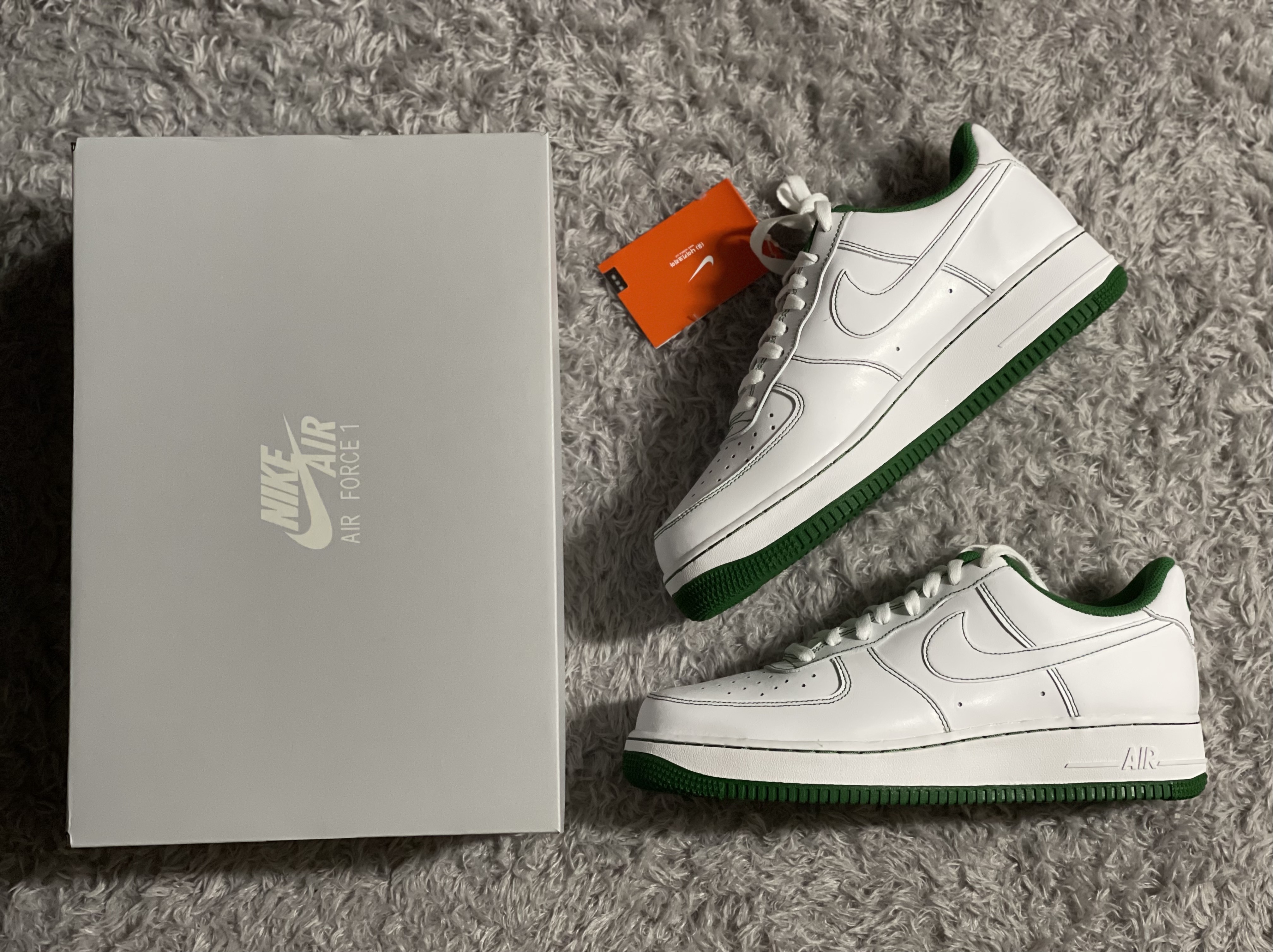 Nike Air Force 1 '07 Stitch Pine Green 착용 스타일 - 2