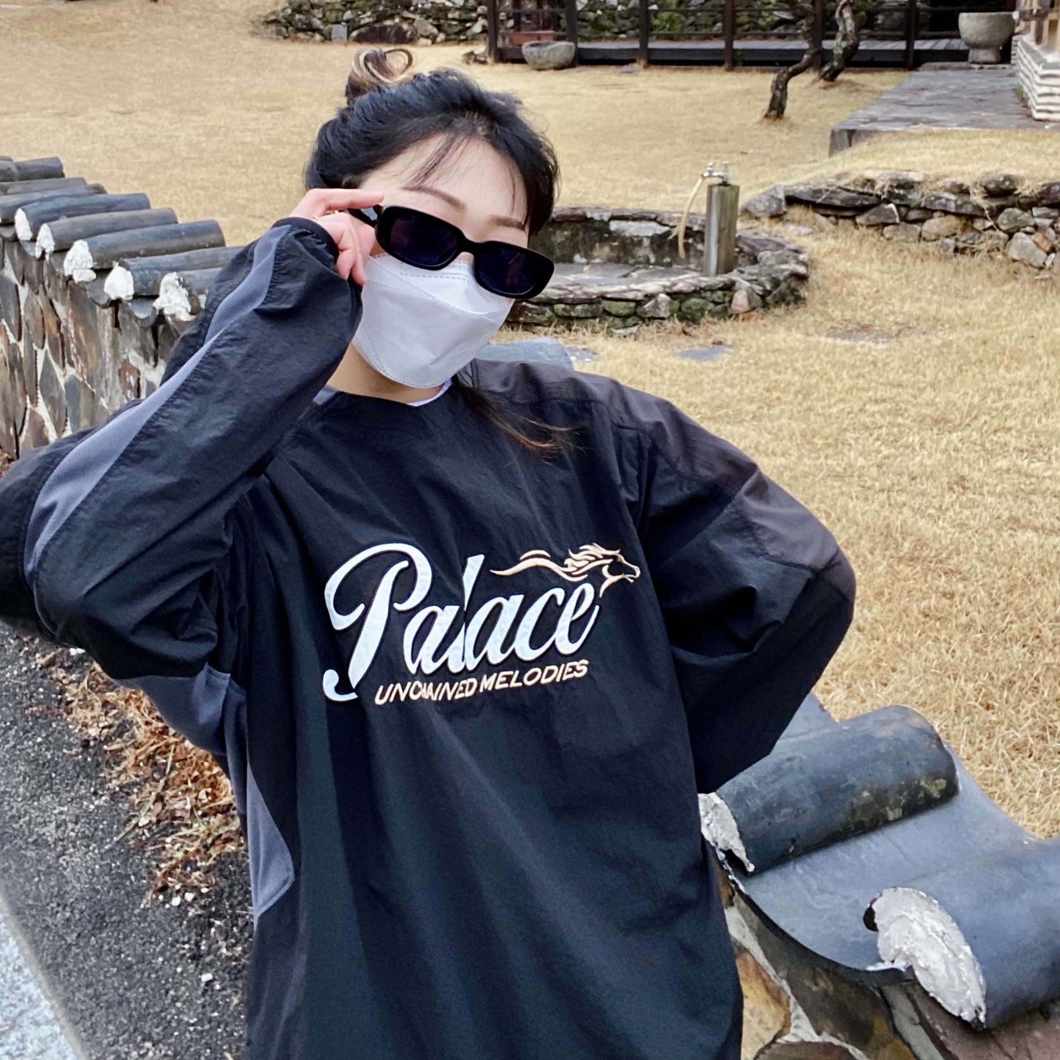 Palace Horsepower Crew Black - 20SS 착용 스타일 - 2