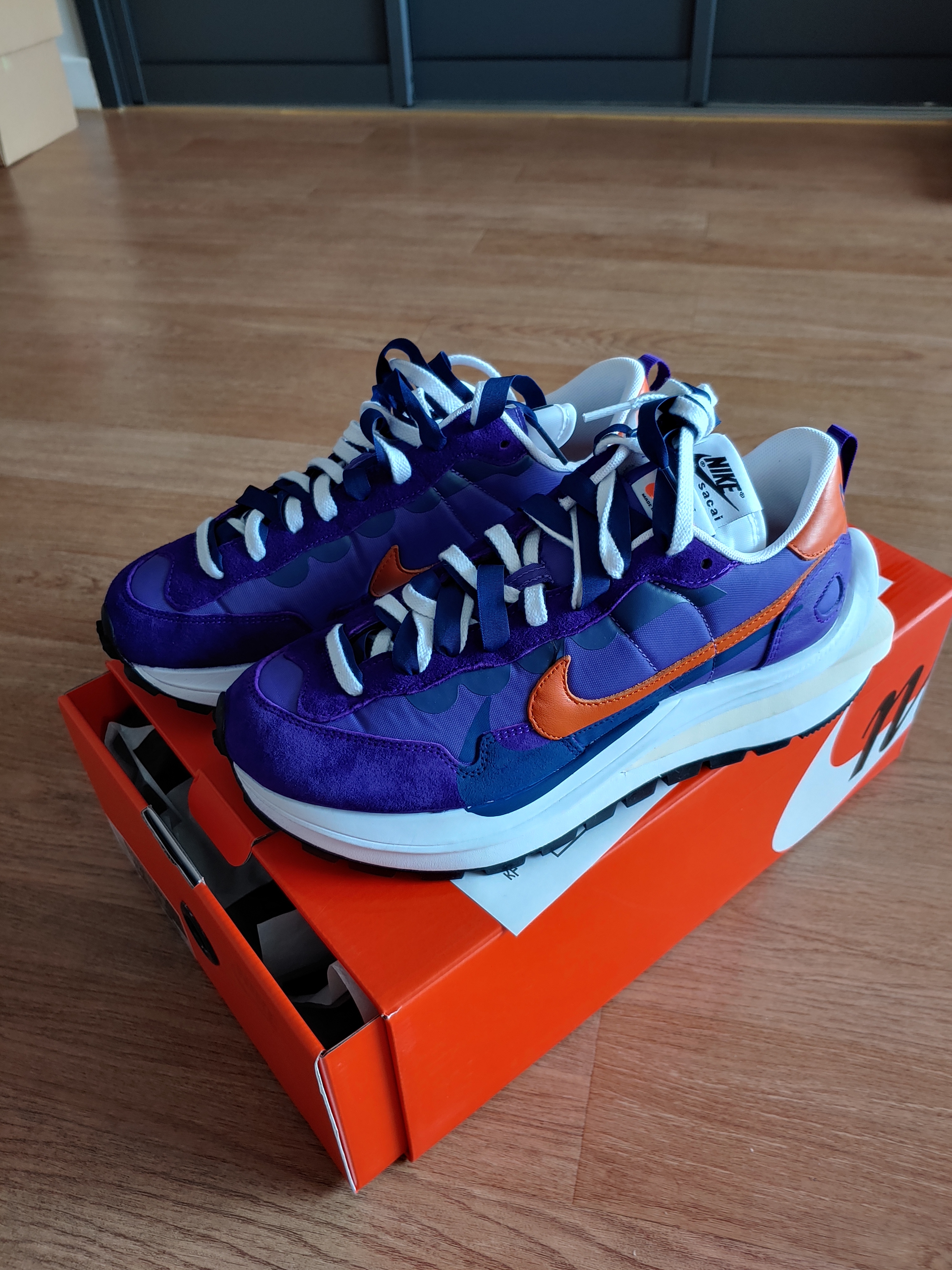 Nike x Sacai VaporWaffle Dark Iris 착용 스타일 - 1