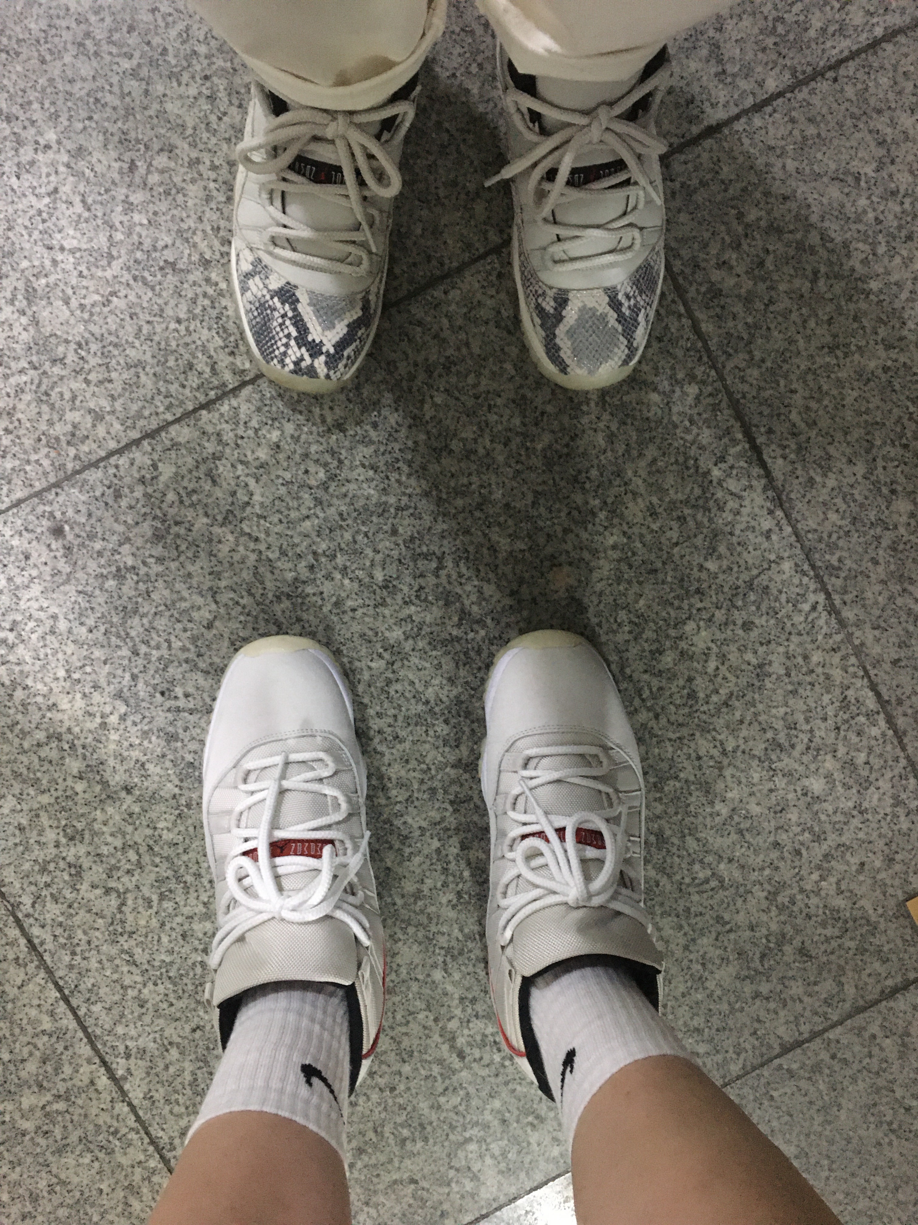 Jordan 11 Retro Low Snake Light Bone, Jordan 11 Retro Platinum Tint 착용 스타일