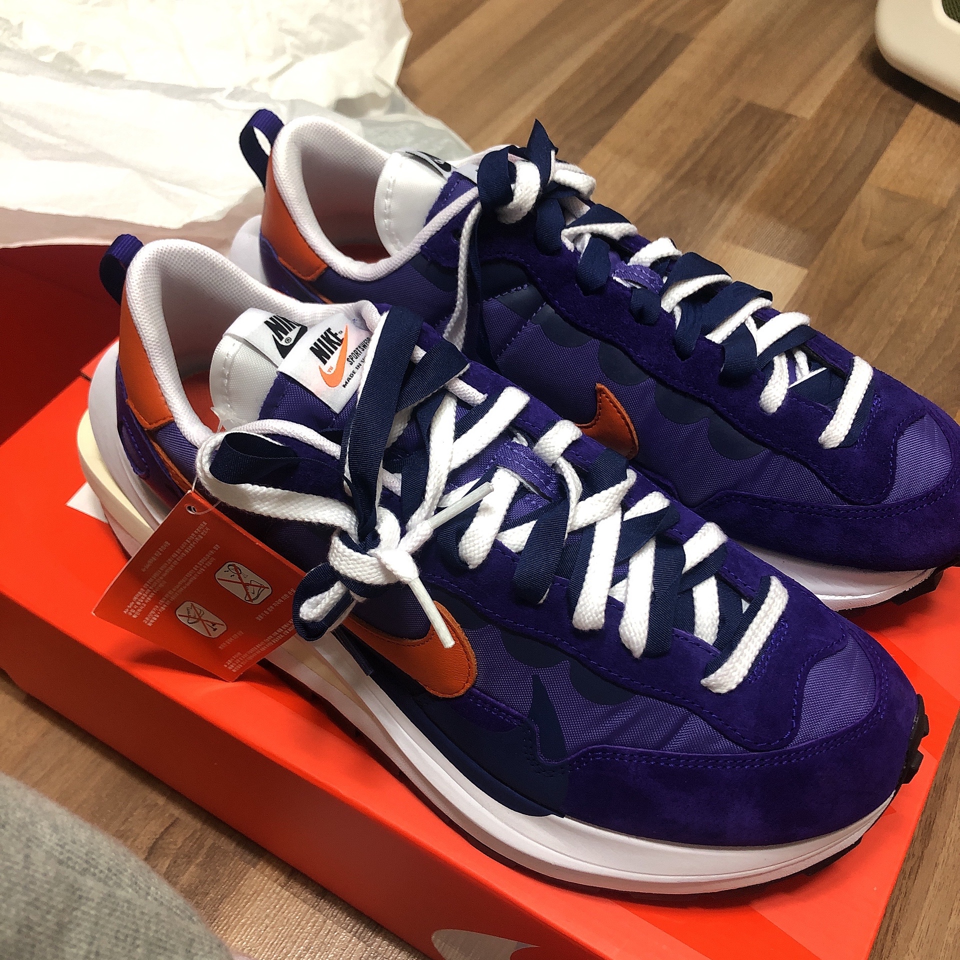 Nike x Sacai VaporWaffle Dark Iris 착용 스타일 - 1