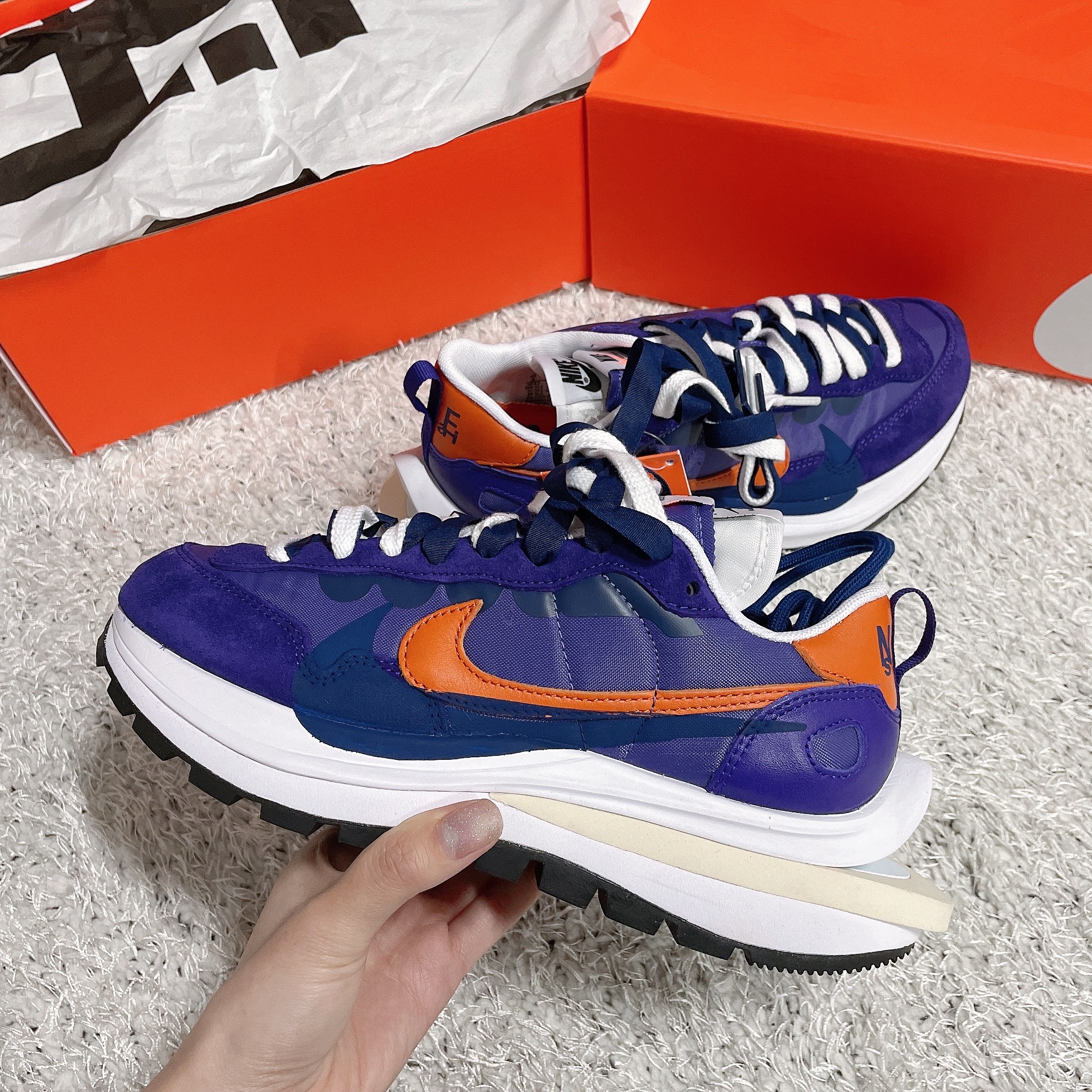 Nike x Sacai VaporWaffle Dark Iris 착용 스타일