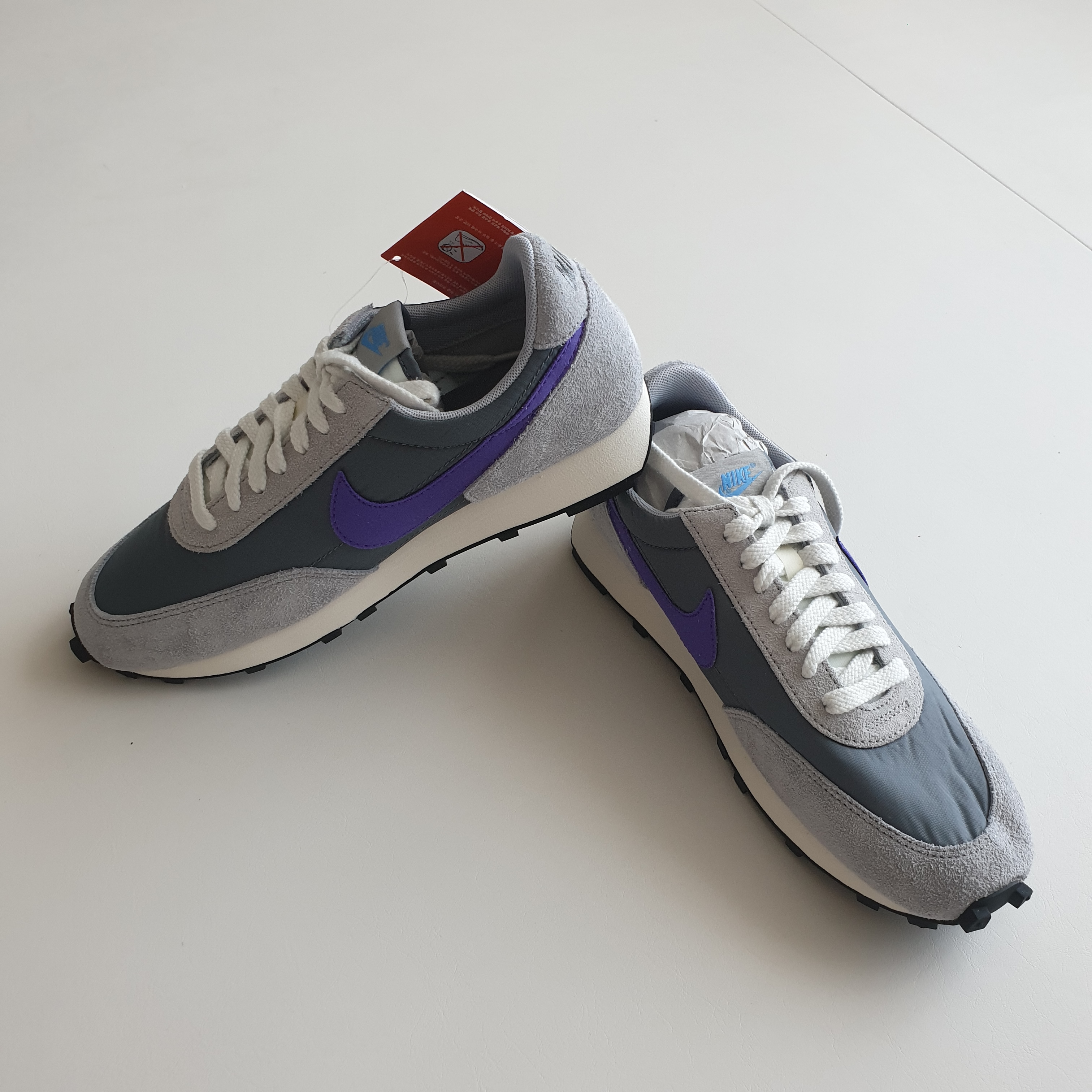 Nike Daybreak SP Cool Grey Hyper Grape 착용 스타일