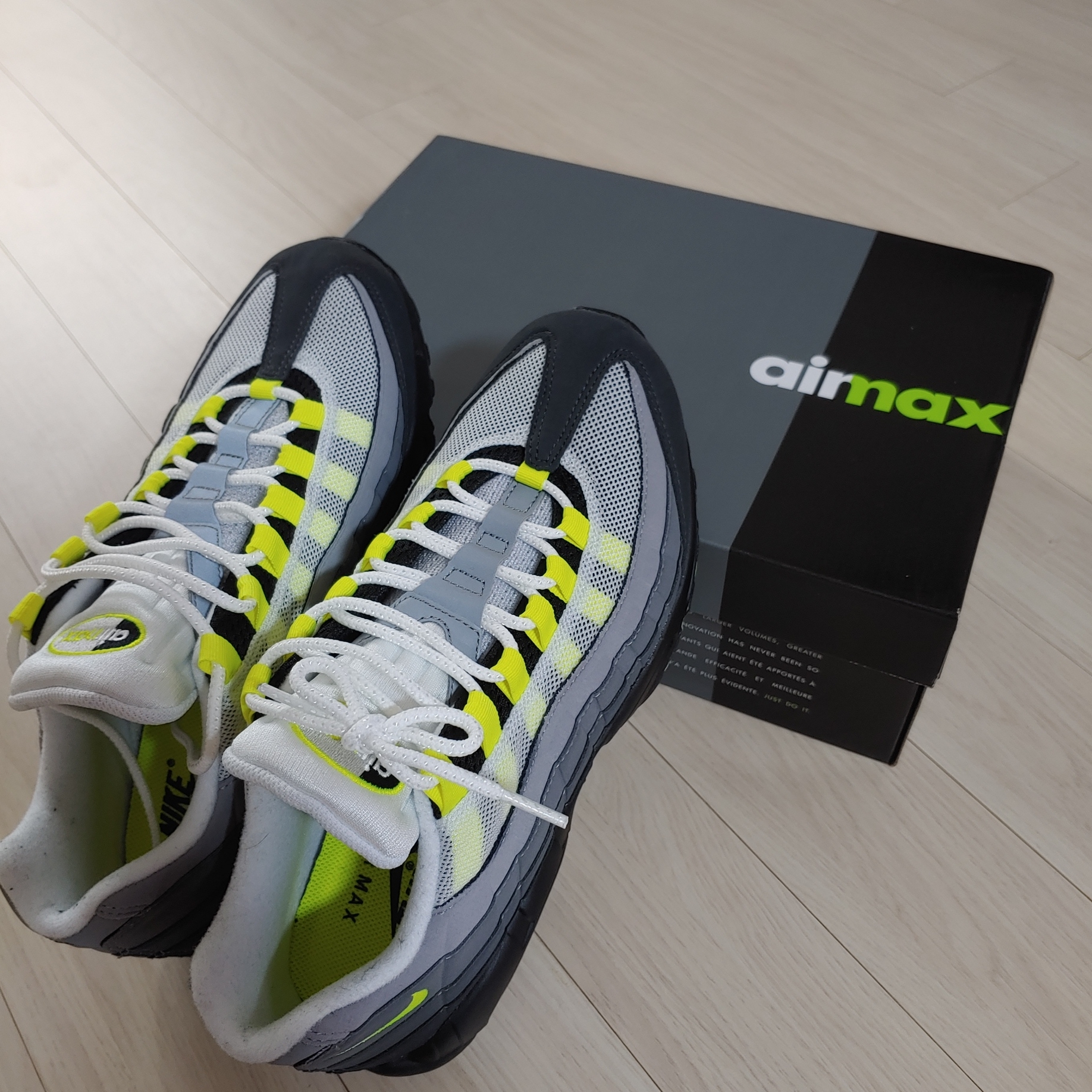 Nike Air Max 95 OG Neon Yellow 2020, Nike Air Max 95 OG Neon 2015 착용 스타일 - 3