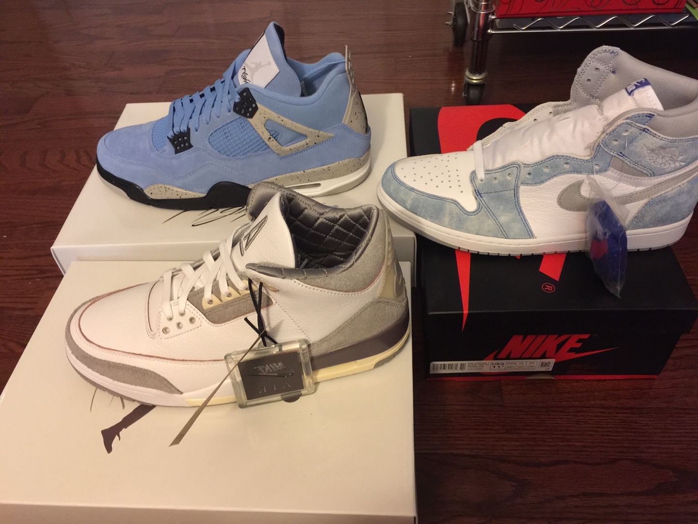 Jordan 1 Retro High OG Hyper Royal, (W) Jordan 3 x A Ma Maniere Retro SP 착용 스타일
