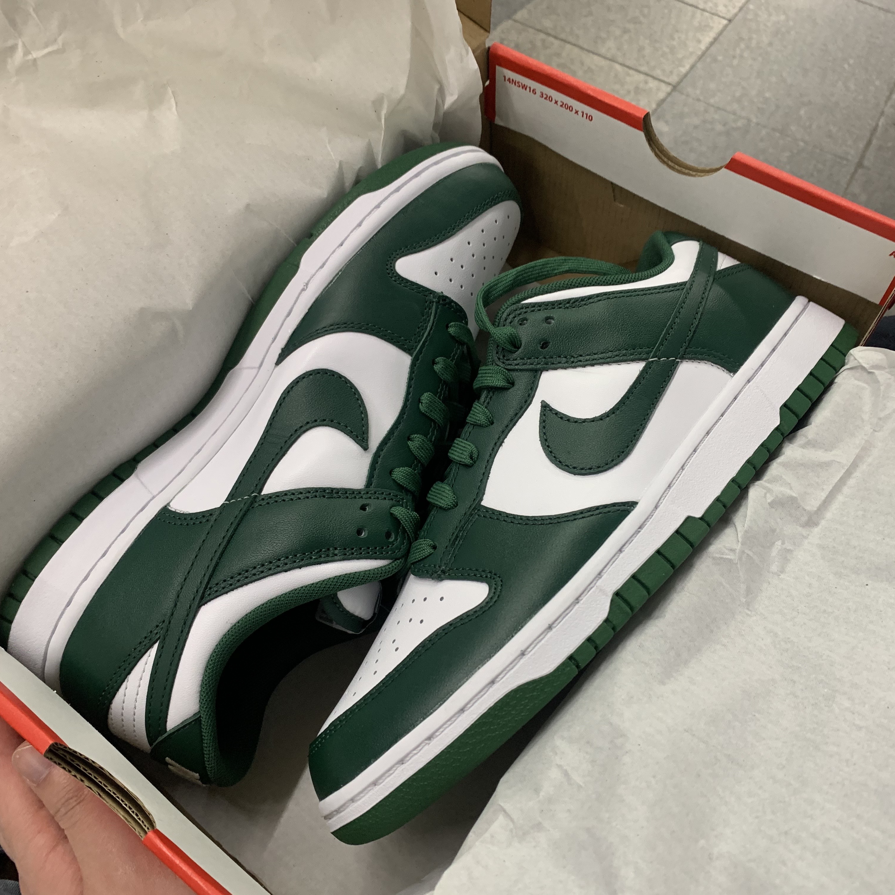 Nike Dunk Low Retro Varsity Green 착용 스타일 - 1