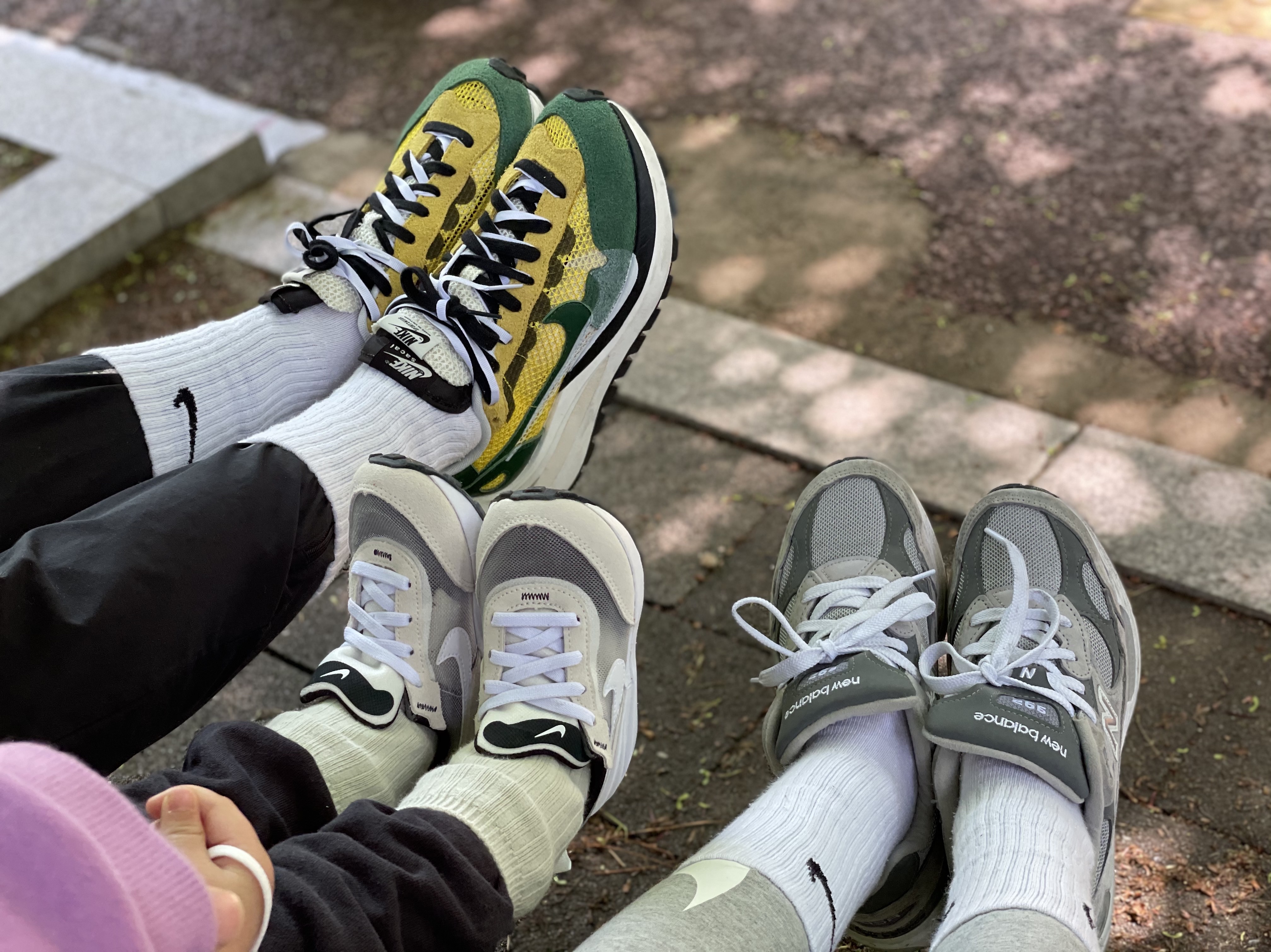 Nike x Sacai VaporWaffle Tour Yellow & Gorge Green Sail, (TD) Nike Waffle One Infinite Lilac 착용 스타일 - 1