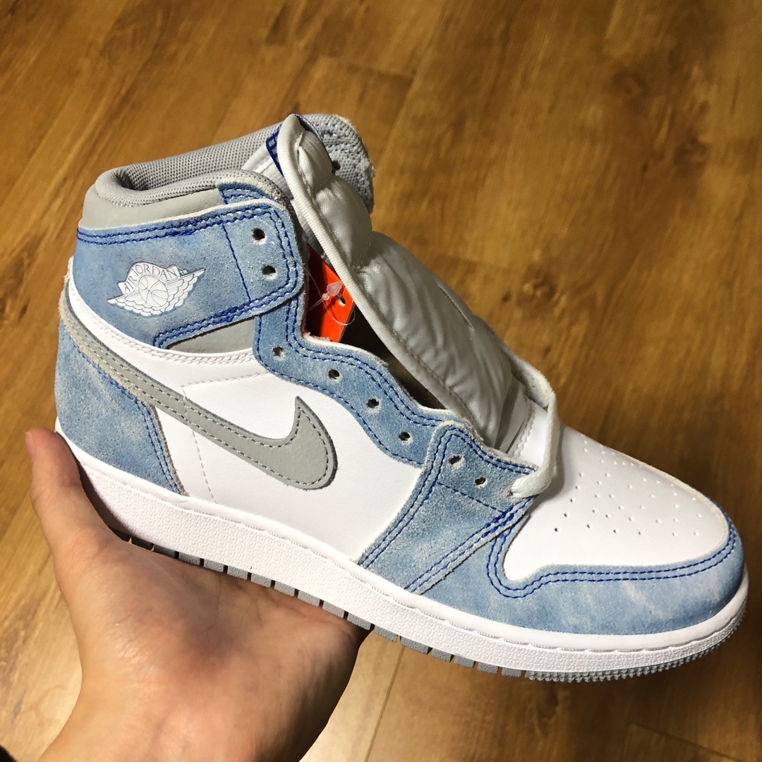 Jordan 1 Retro High OG Hyper Royal, (GS) Jordan 1 Retro High OG Hyper Royal 착용 스타일 - 2
