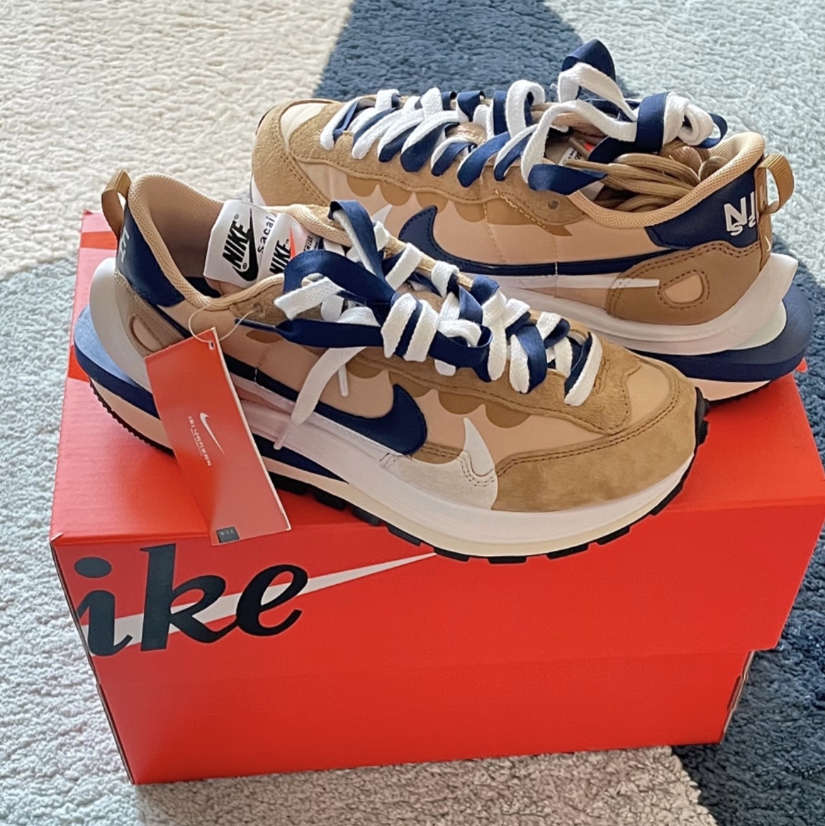 Nike x Sacai VaporWaffle Sesame and Blue Void 착용 스타일 - 2